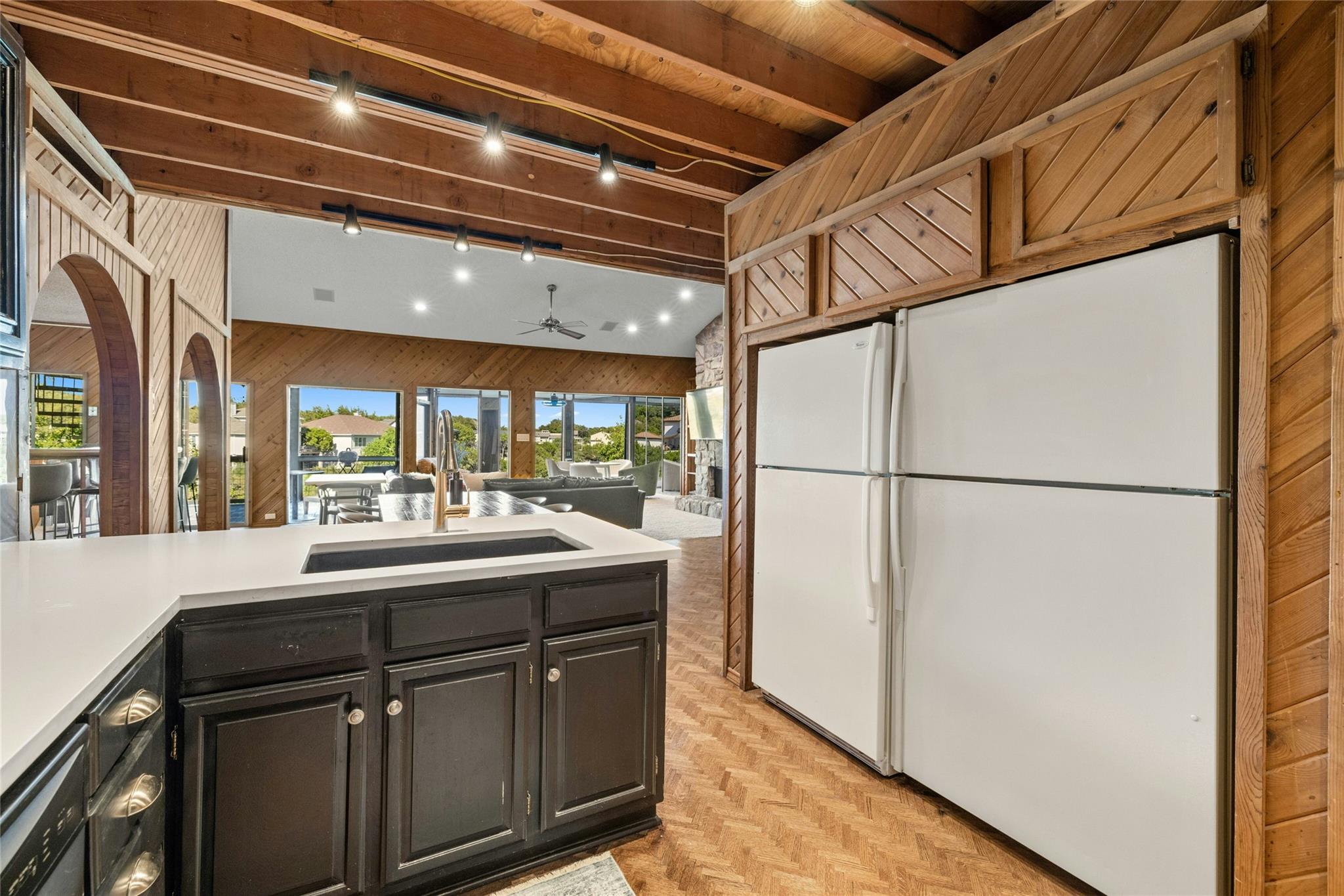 537 Venture Blvd S Property Photo 13