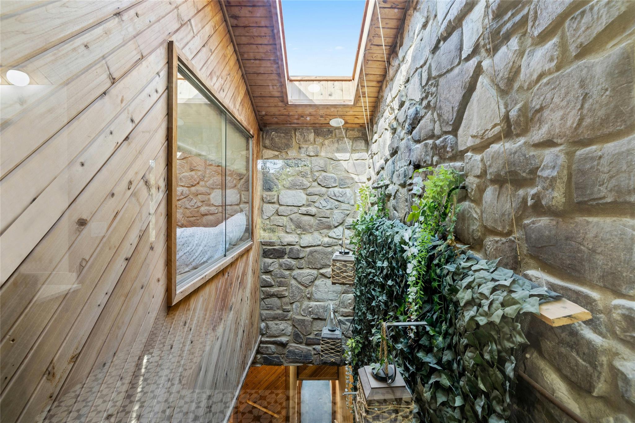 537 Venture Blvd S Property Photo 32