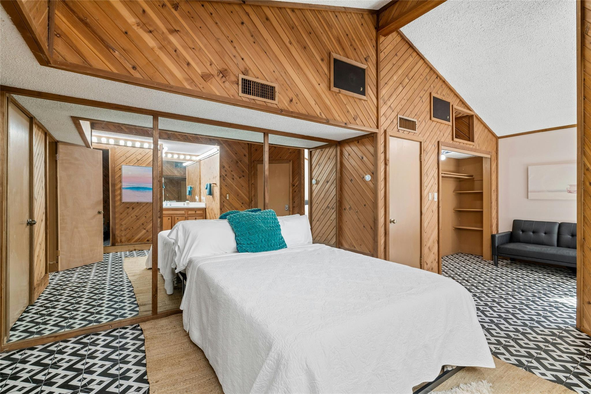 537 Venture Blvd S Property Photo 34