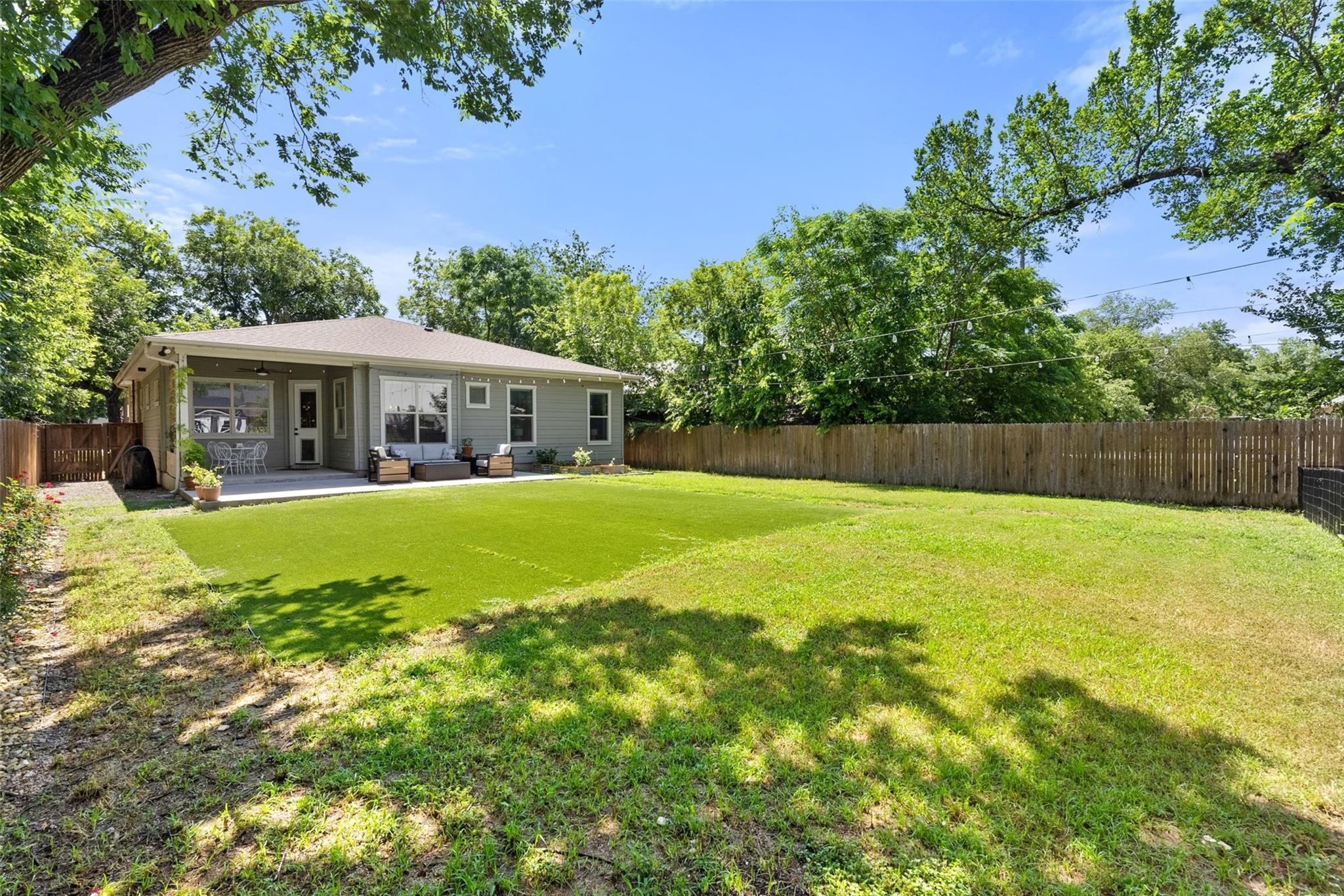 1410 Hart St Property Photo 33