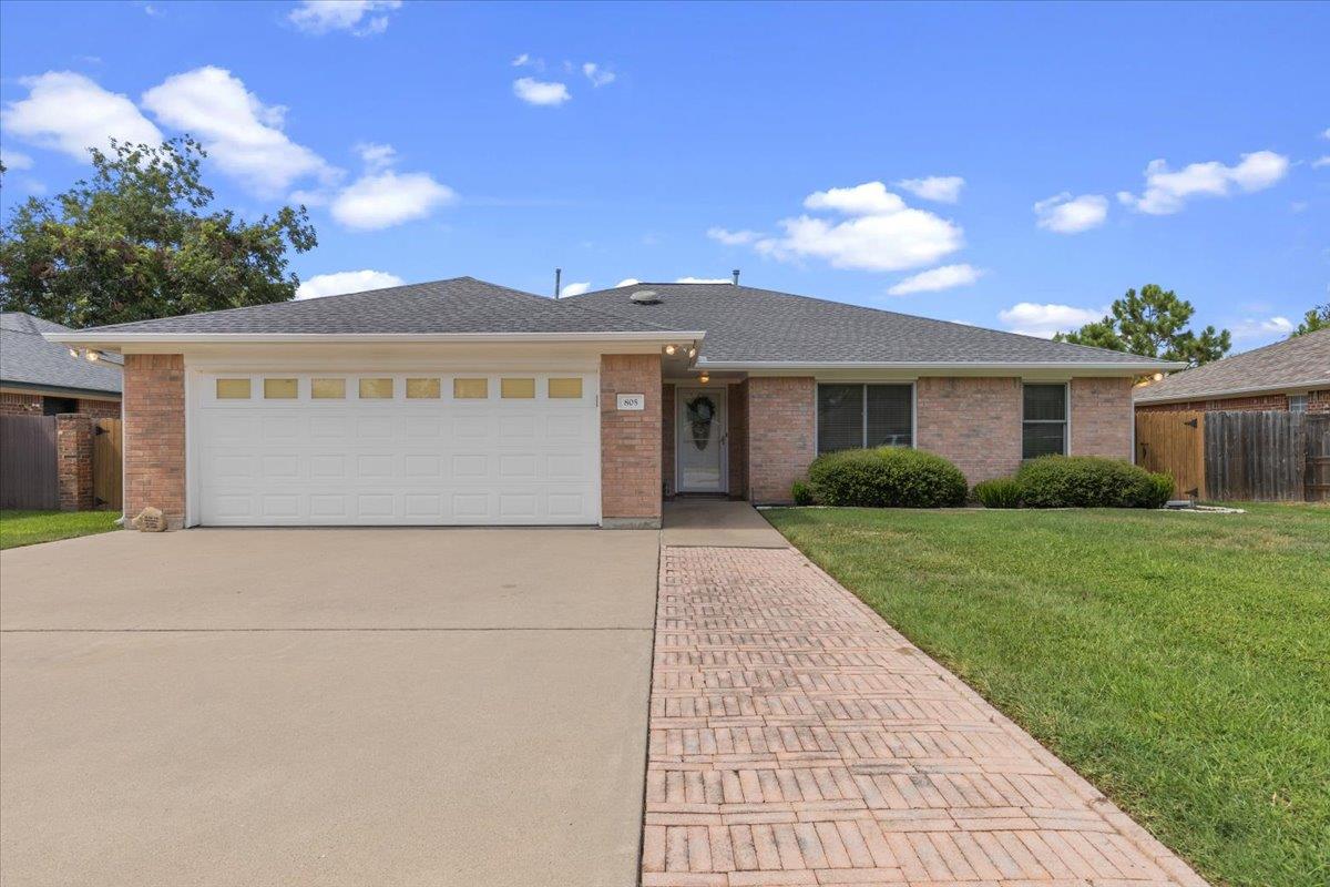 805 Craddock Ct Property Photo 1