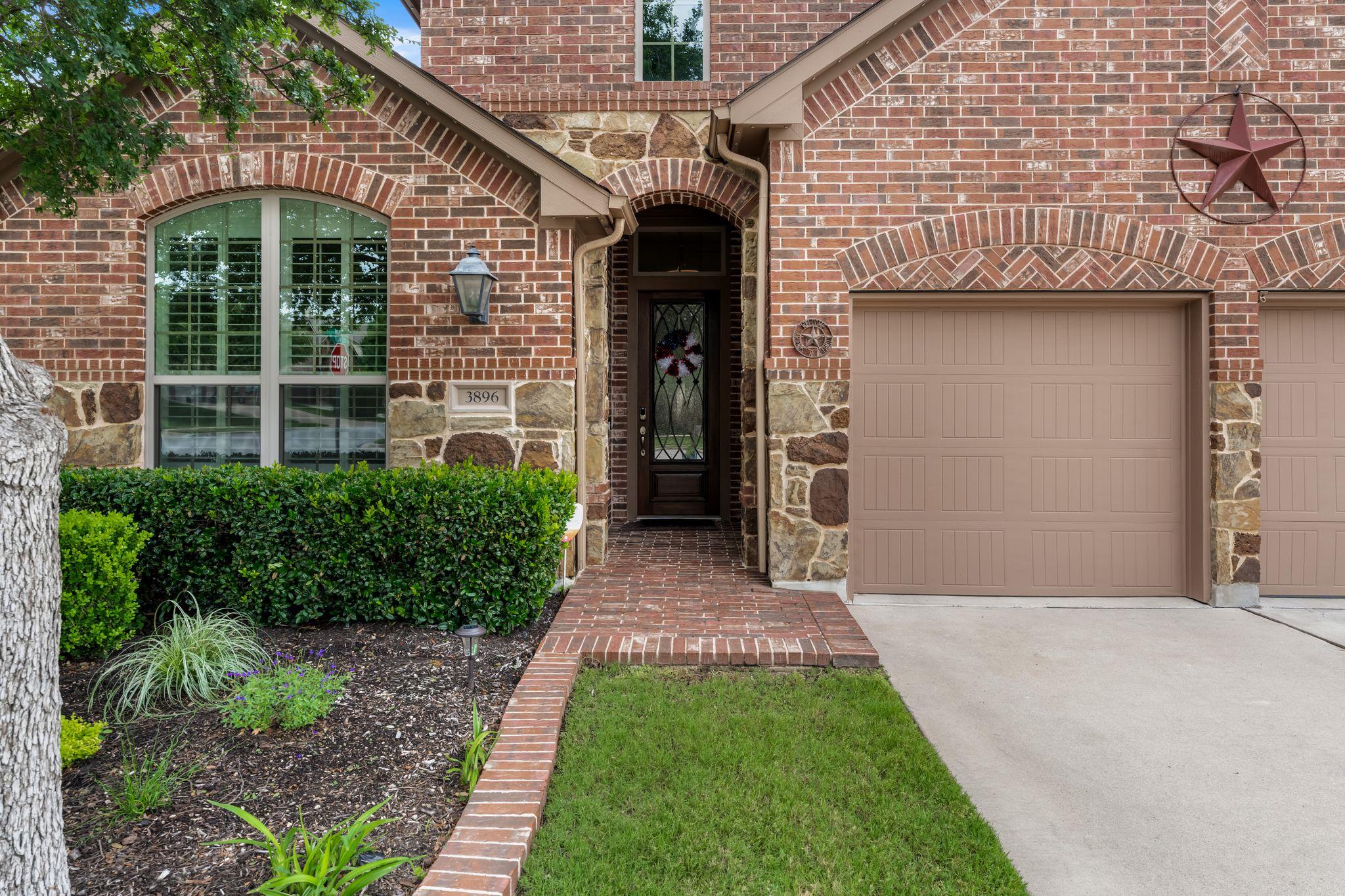3896 Skyview Way Property Photo 4