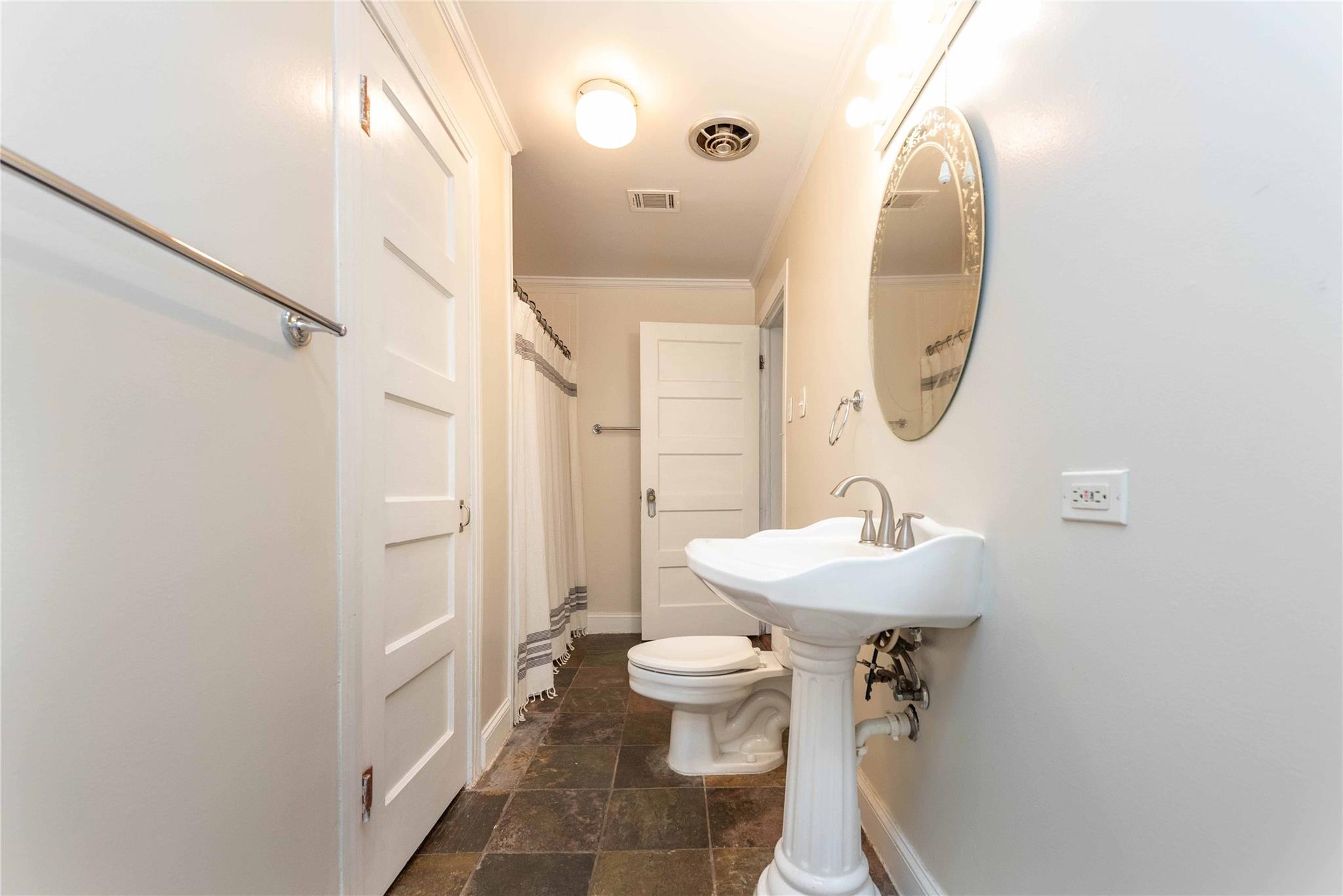 406 Lexington Rd #1 Property Photo 17