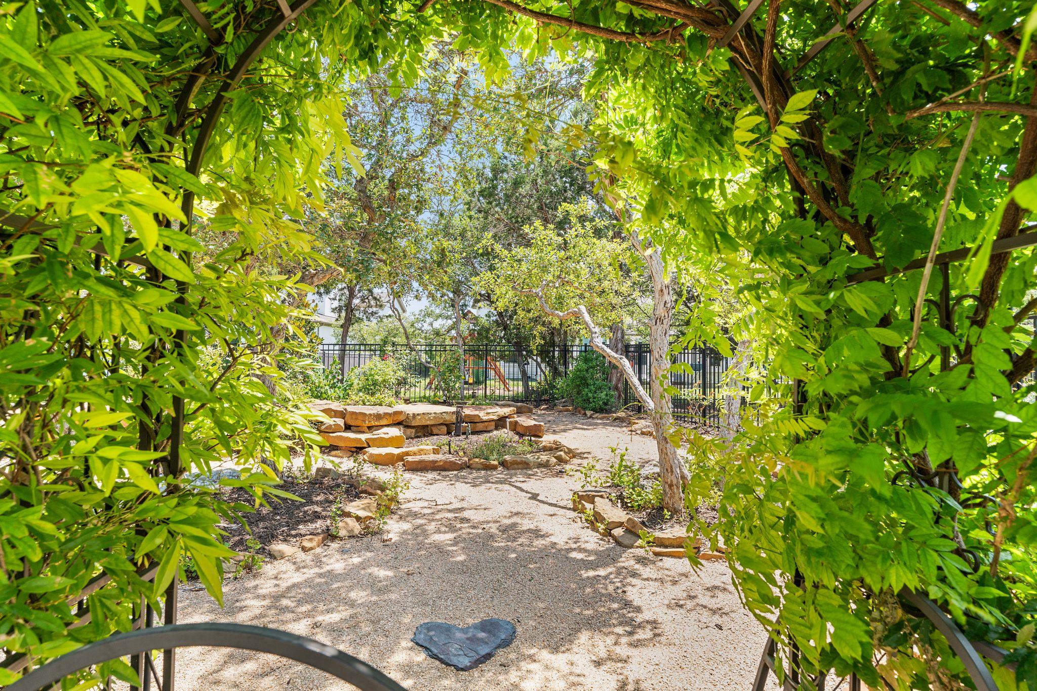 1821 Gilded Crest Dr Property Photo 32