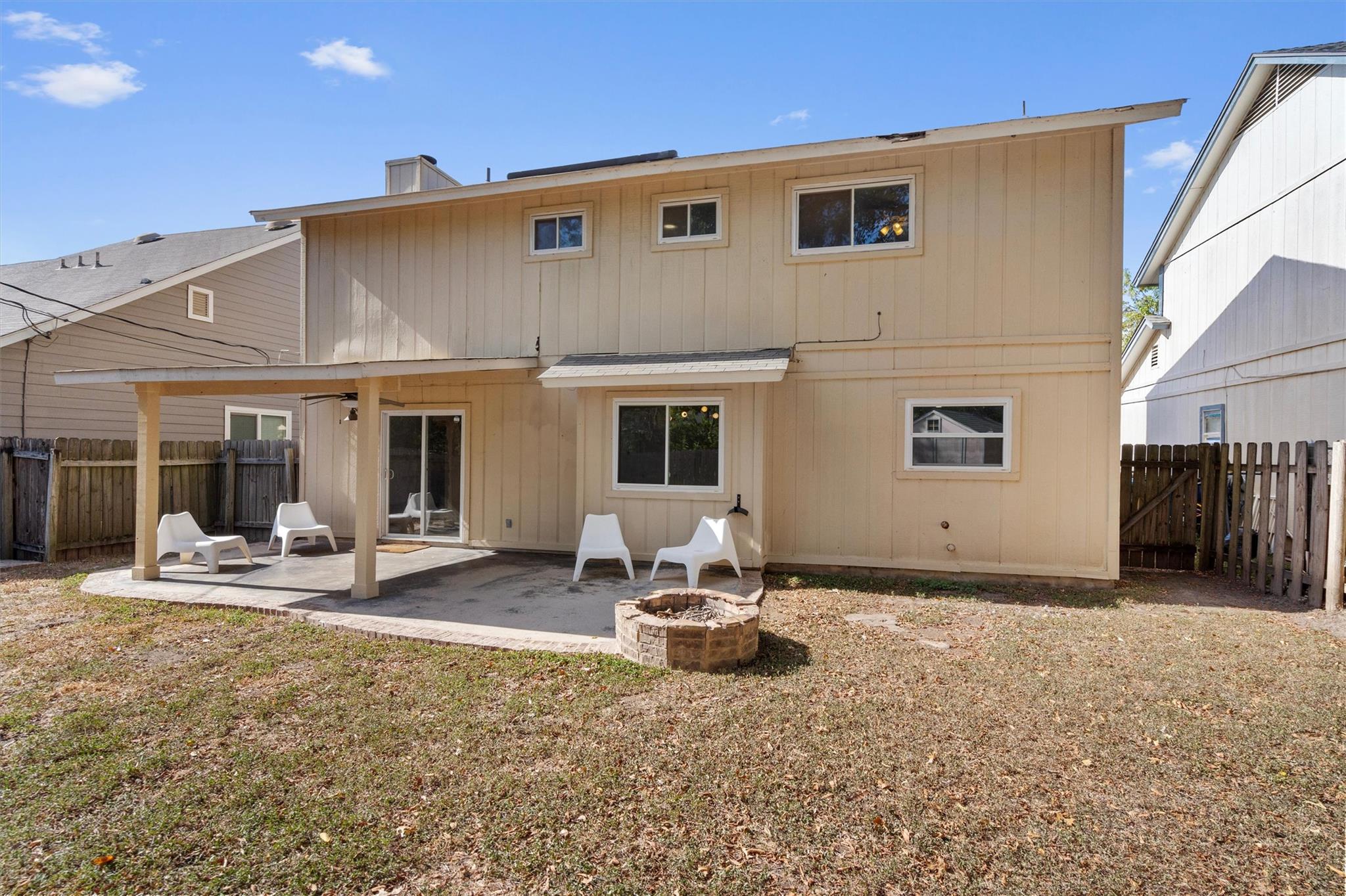 9809 Meadowheath Dr Property Photo 27