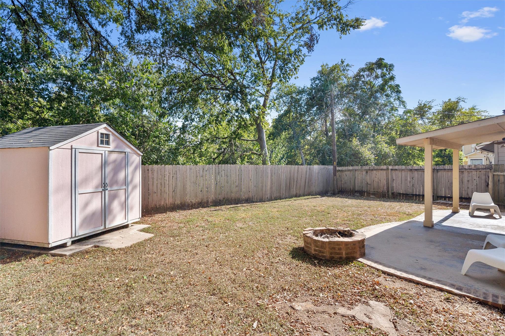 9809 Meadowheath Dr Property Photo 28