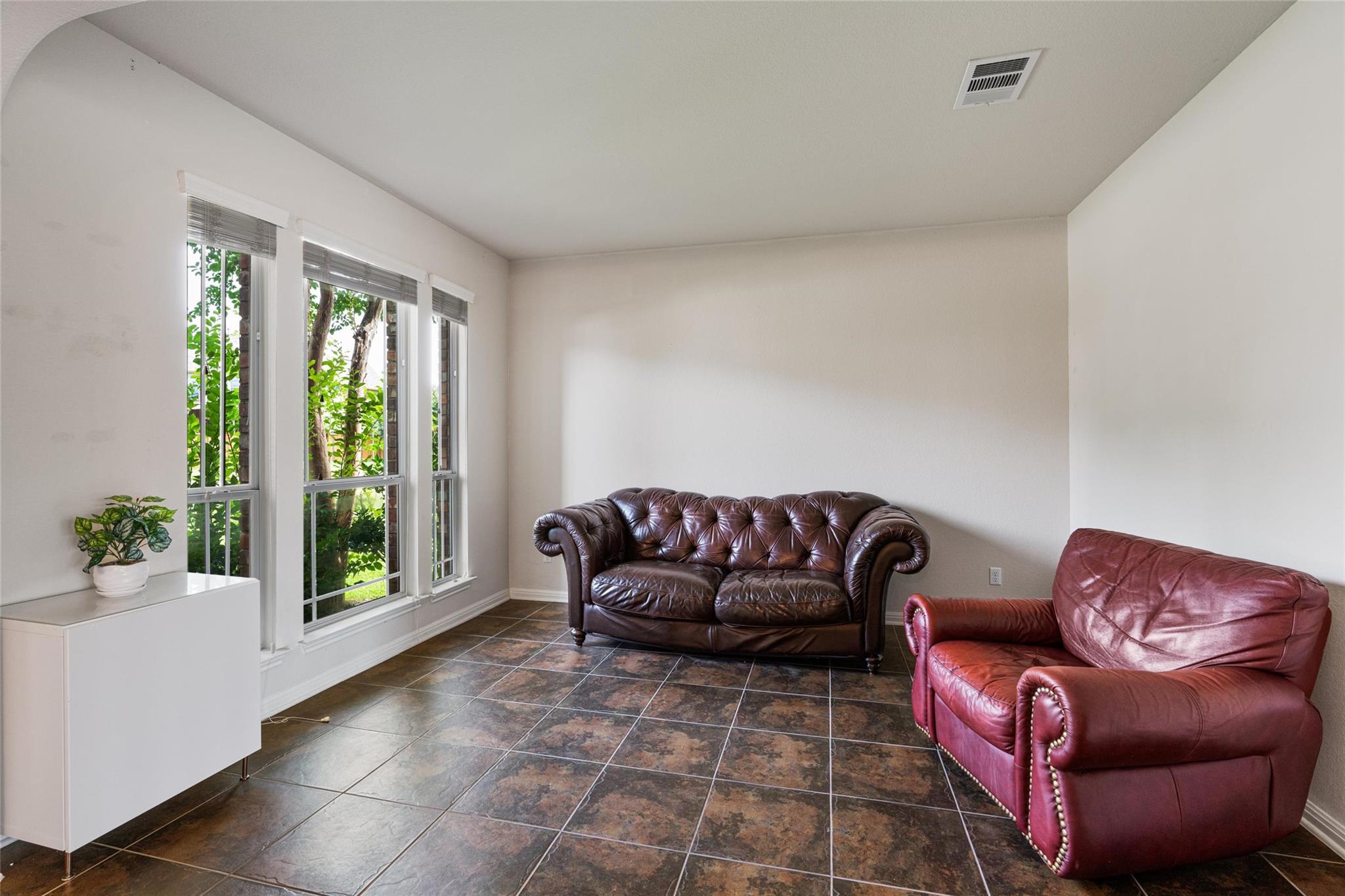 413 Monahans Dr Property Photo 8