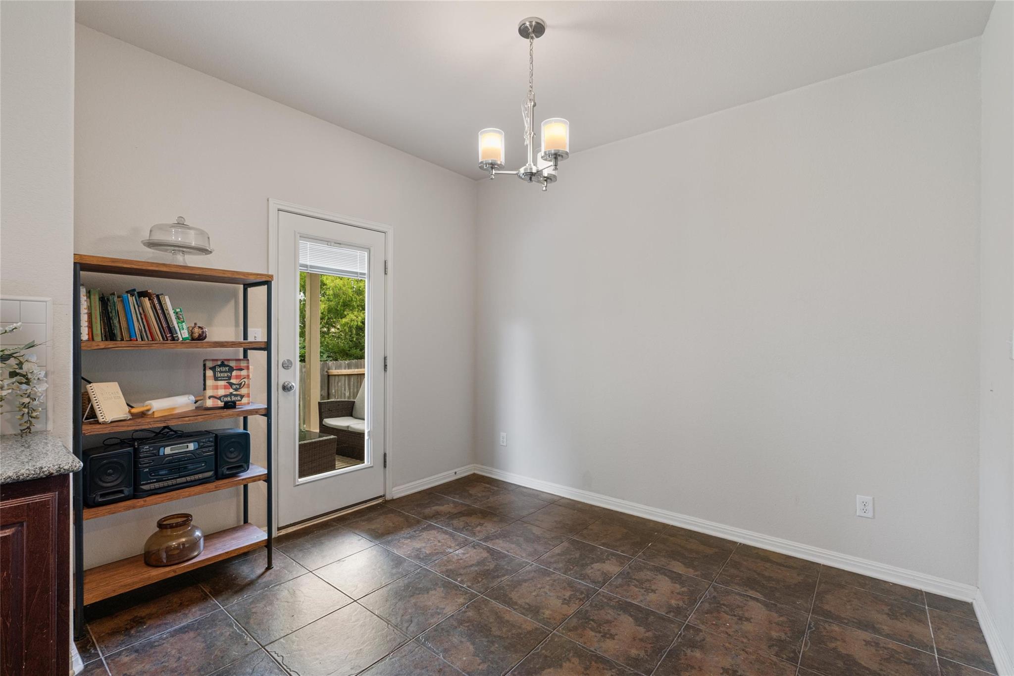 413 Monahans Dr Property Photo 14