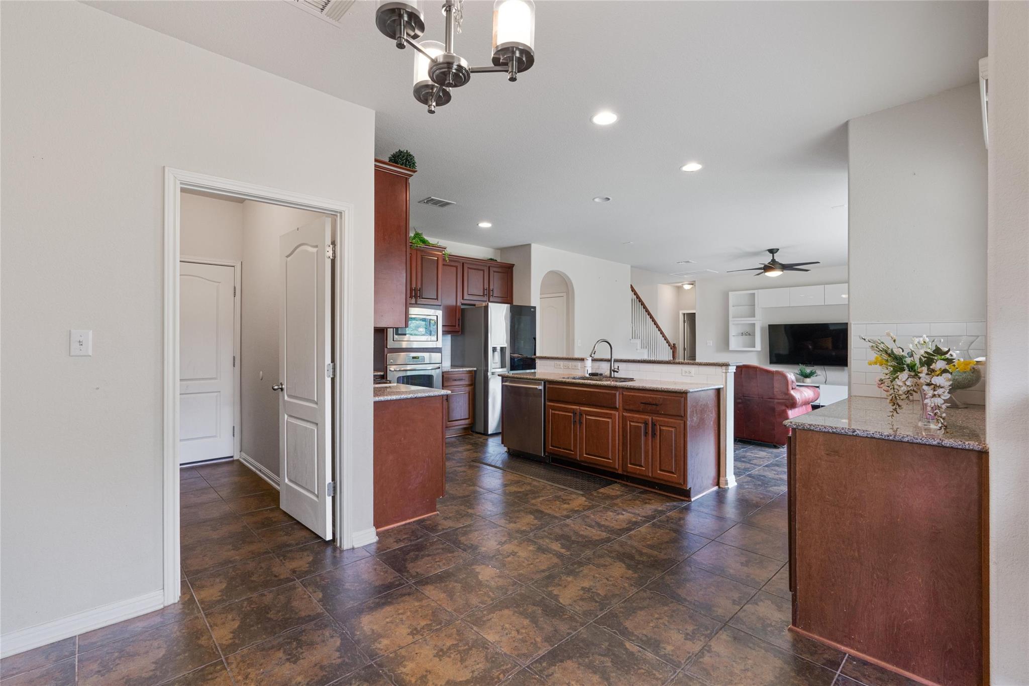 413 Monahans Dr Property Photo 15