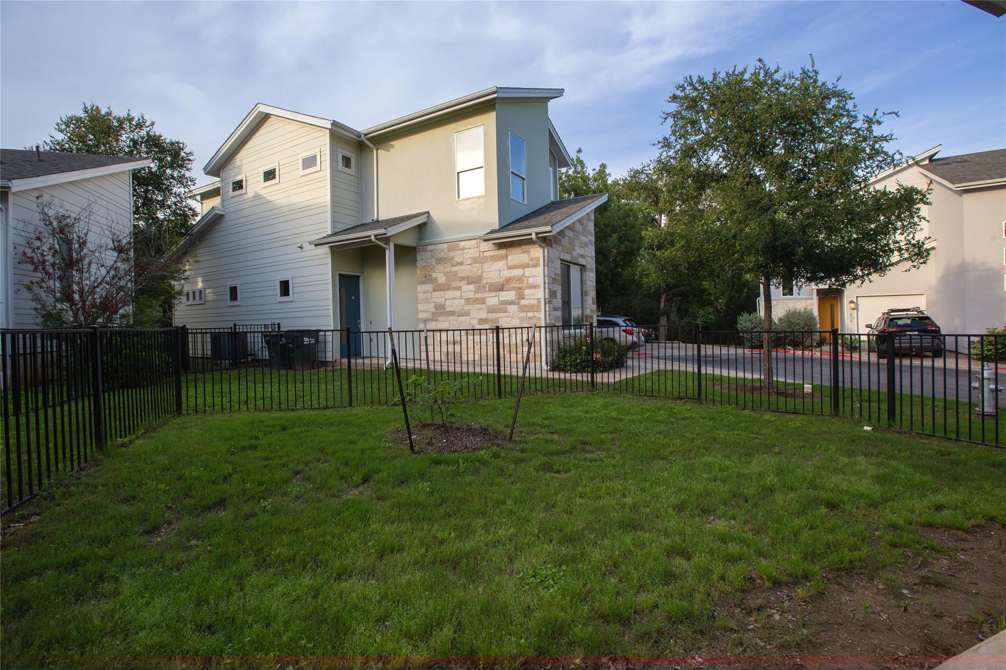 3108 E 51st St #601 Property Photo 19