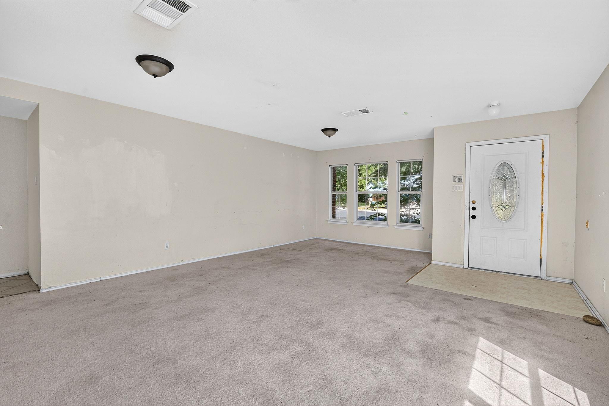 1301 Deerhound Pl Property Photo 5