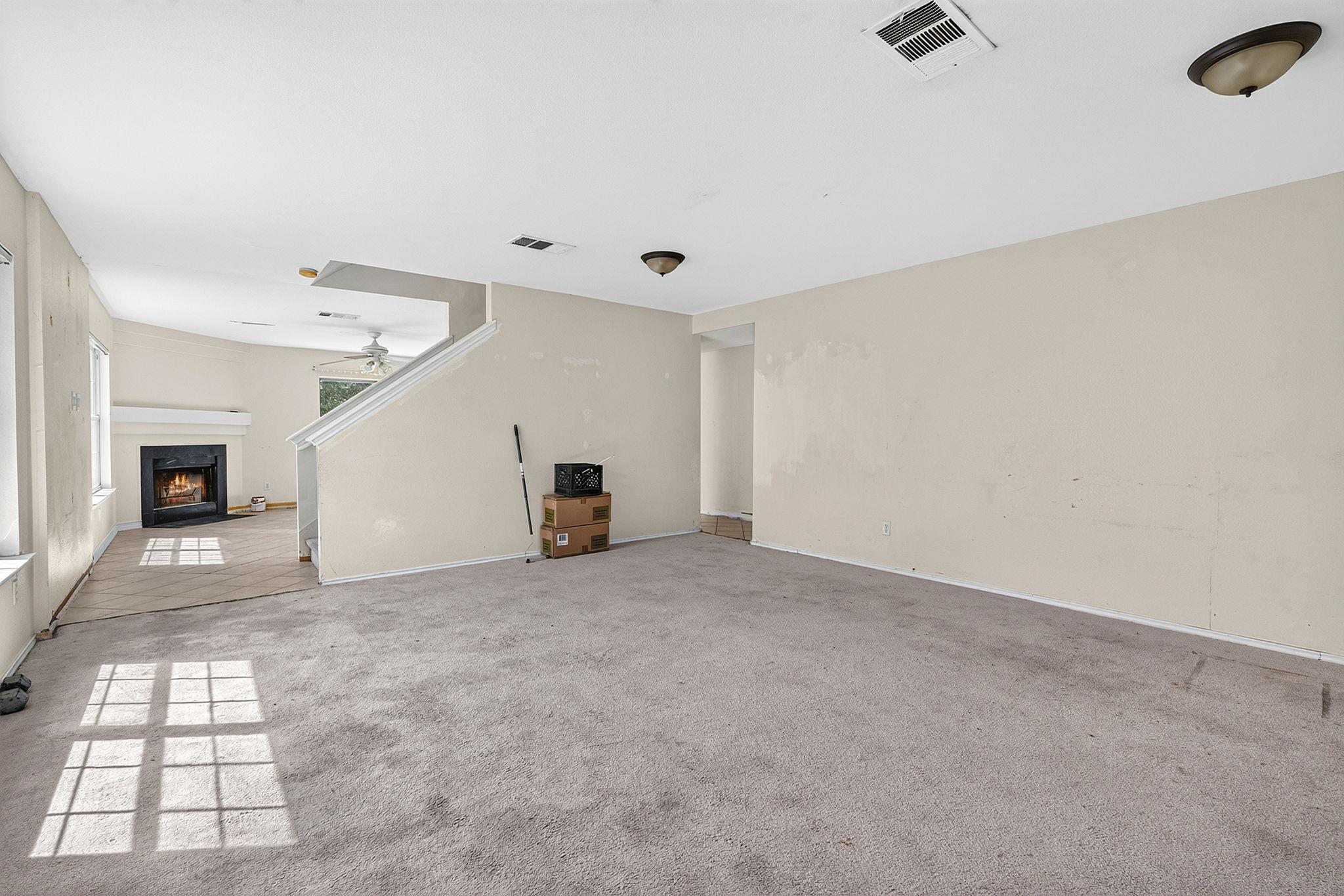 1301 Deerhound Pl Property Photo 6