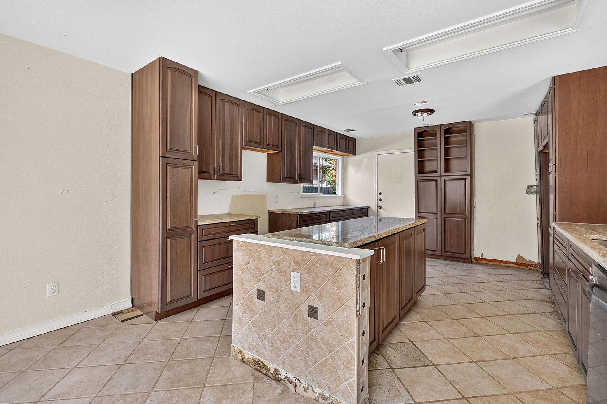 1301 Deerhound Pl Property Photo 11