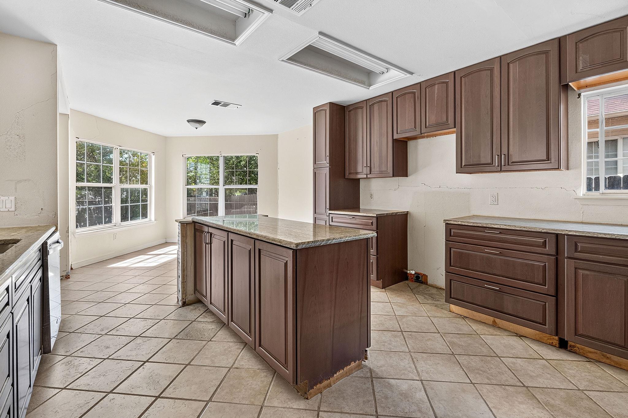 1301 Deerhound Pl Property Photo 13