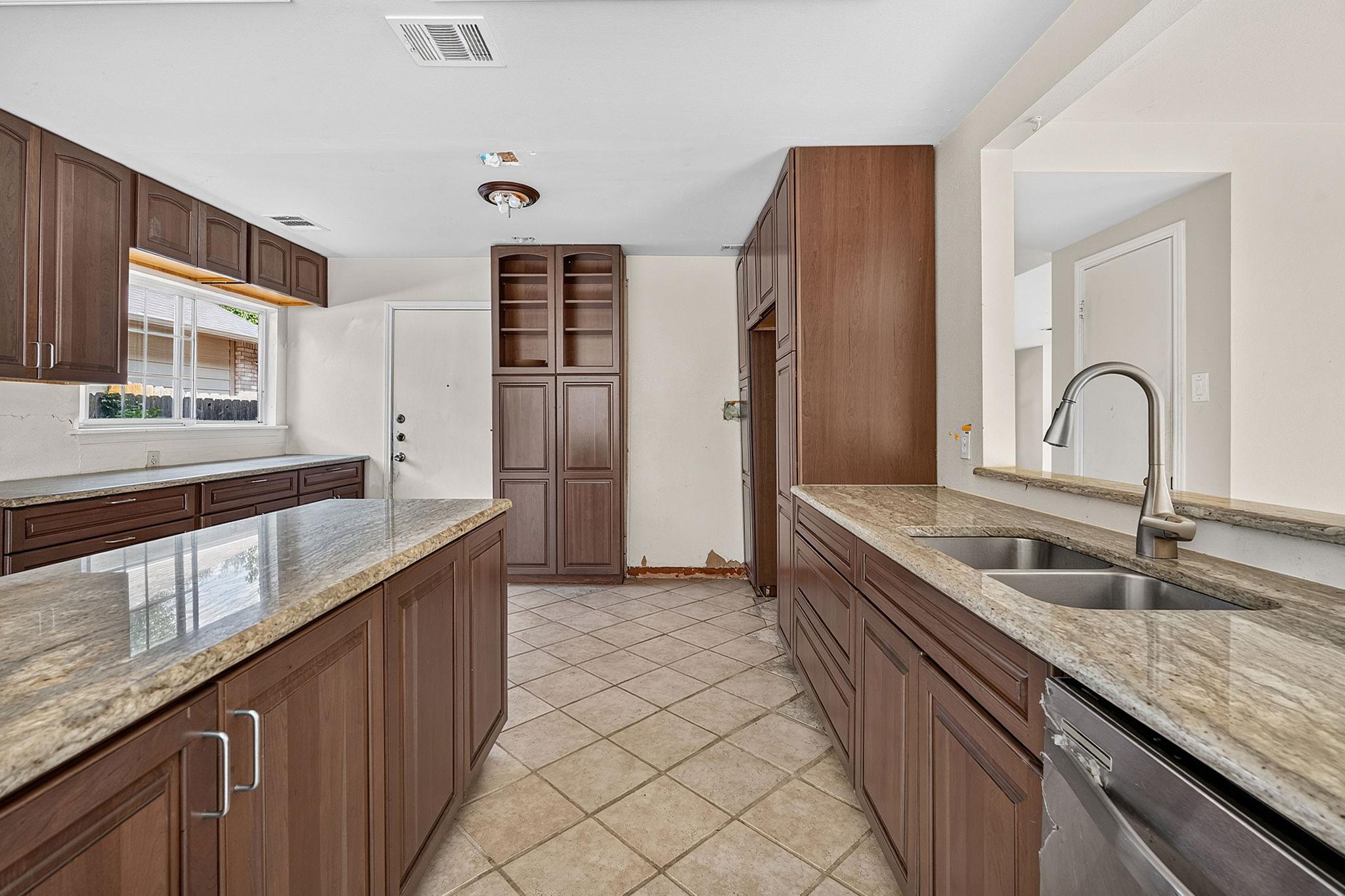 1301 Deerhound Pl Property Photo 15
