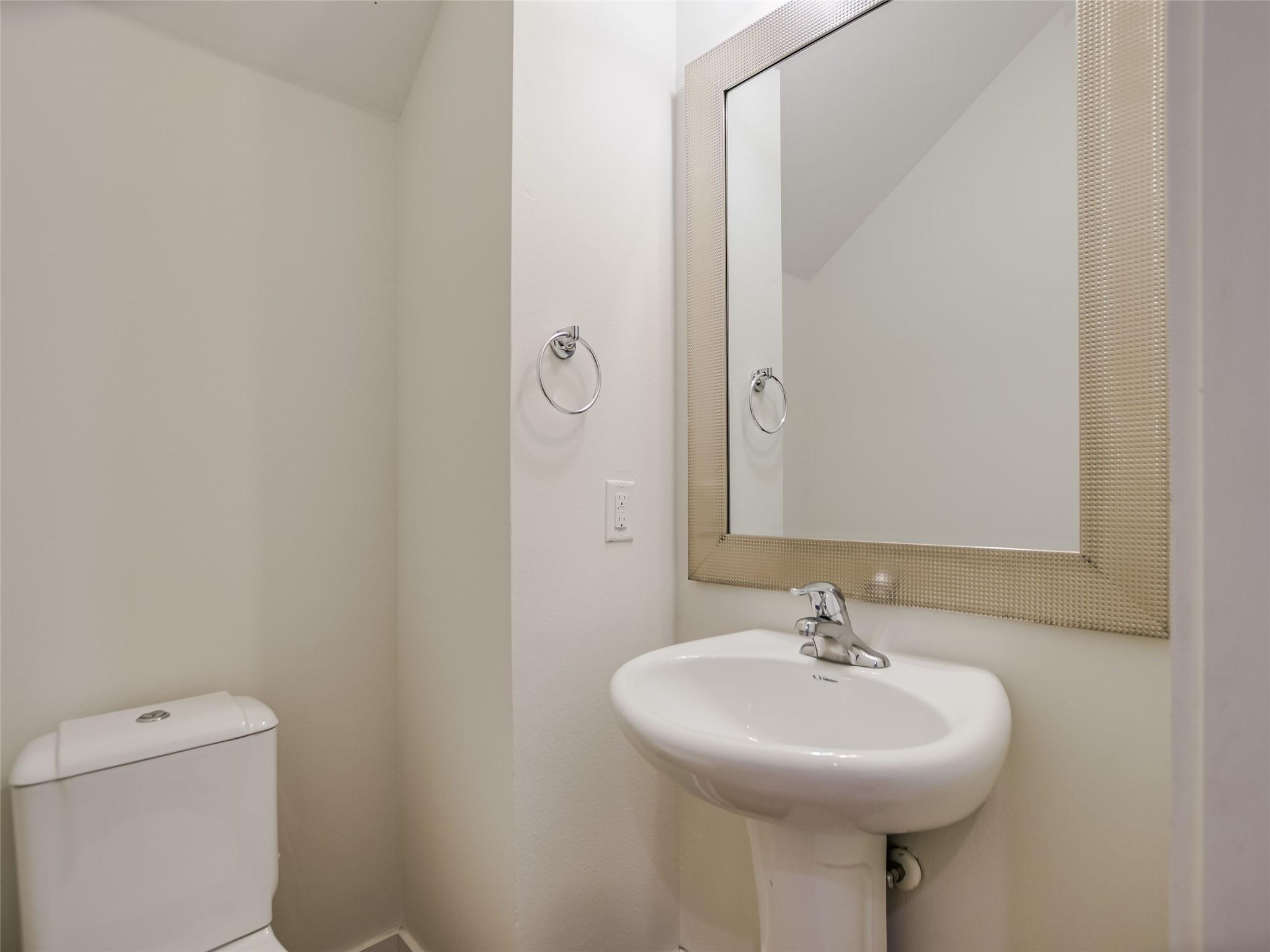 7420 Easy Wind Dr Property Photo 10