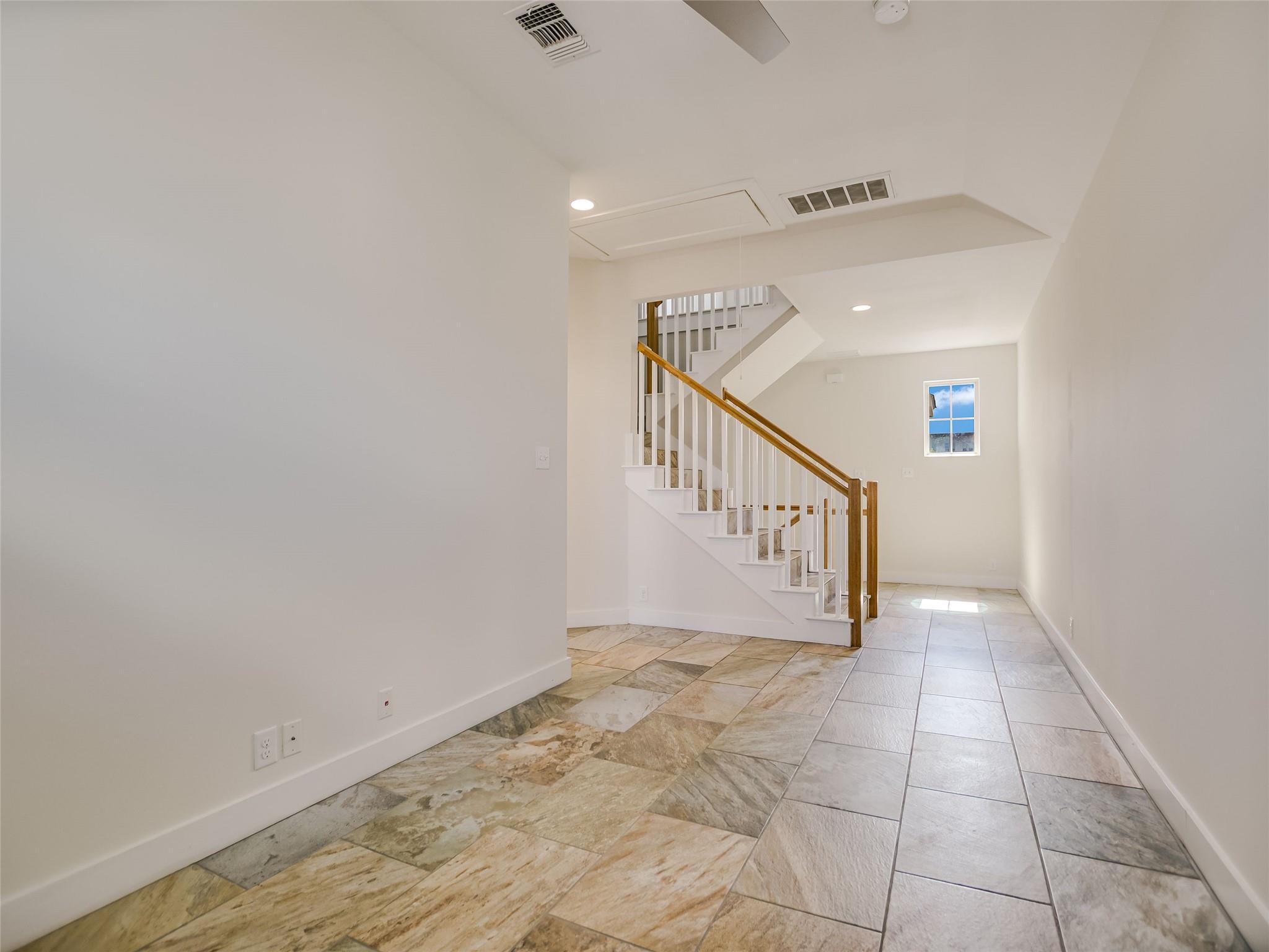 7420 Easy Wind Dr Property Photo 12