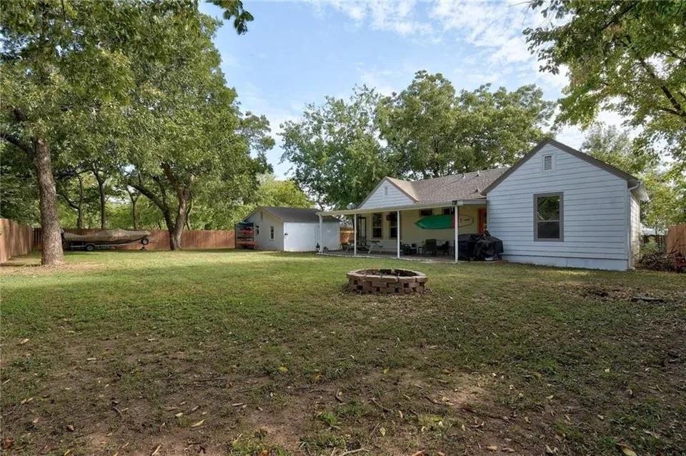 19107 Fm 969 Rd Property Photo 26