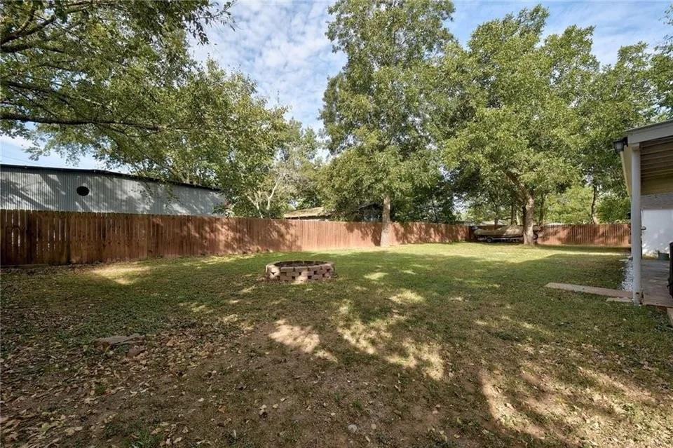 19107 Fm 969 Rd Property Photo 33