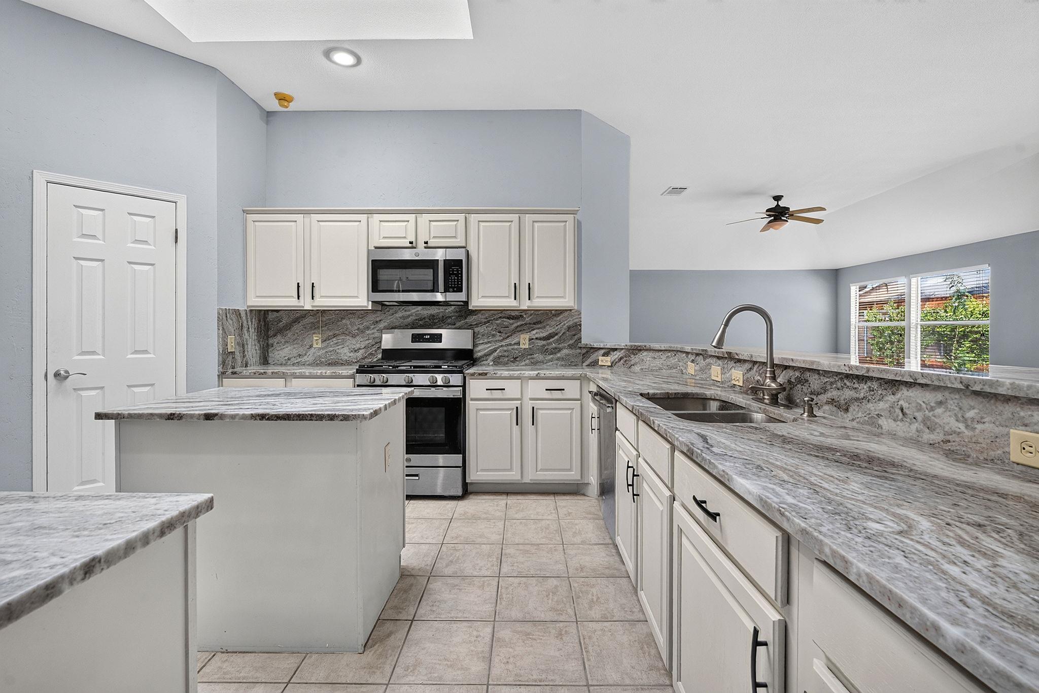 4110 Paseo Dr Property Photo 4