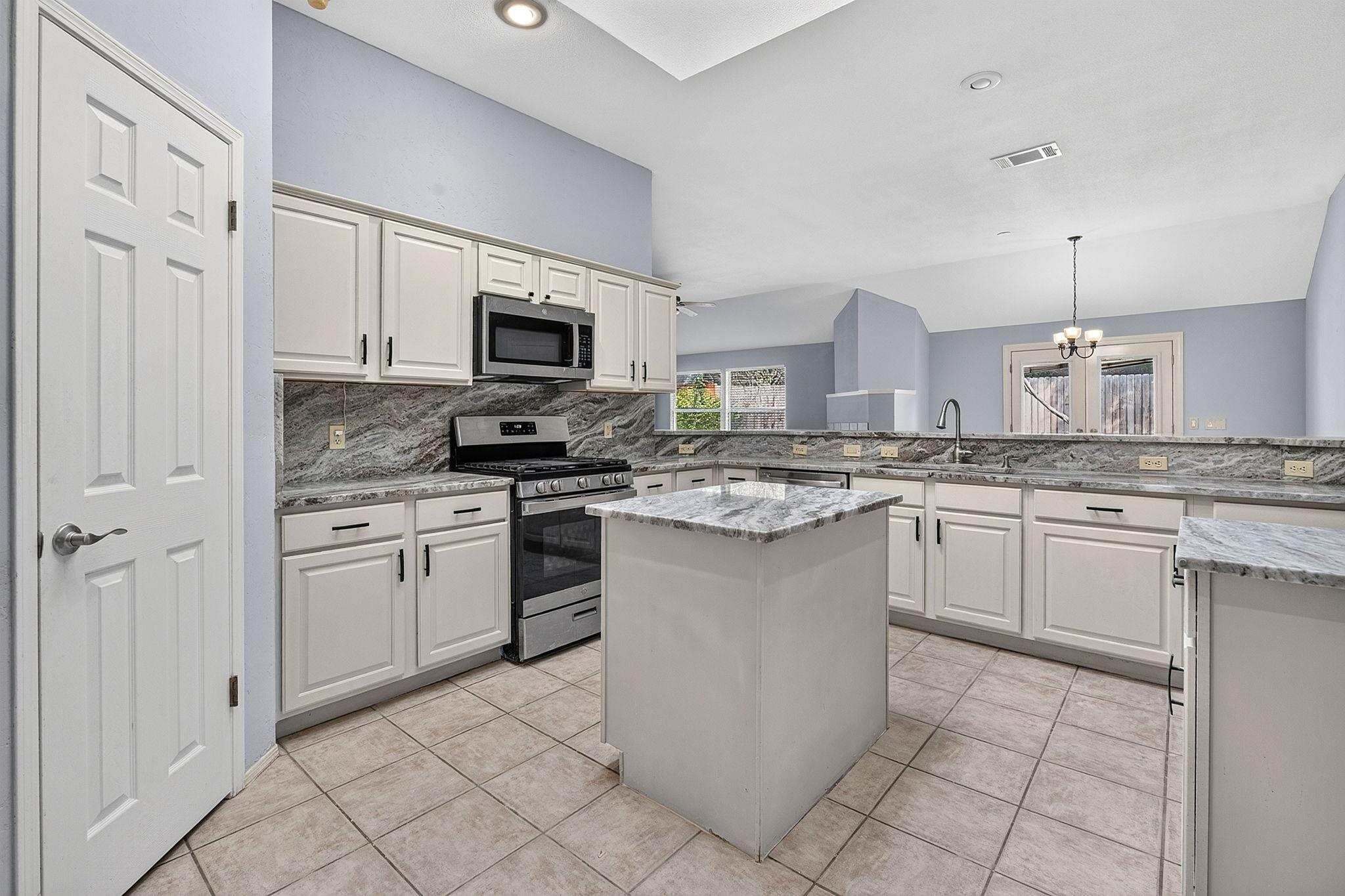 4110 Paseo Dr Property Photo 6