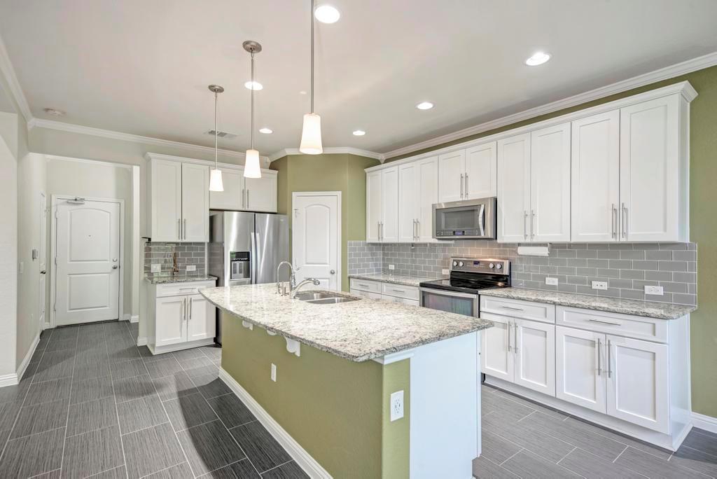10617 Portico Ln Property Photo 8