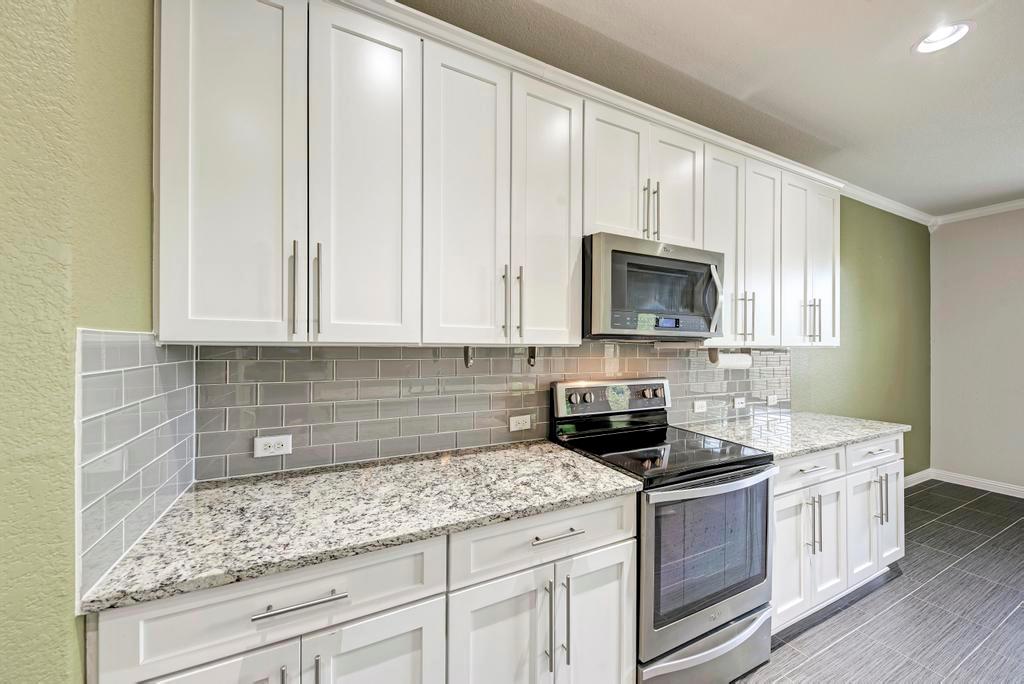 10617 Portico Ln Property Photo 11