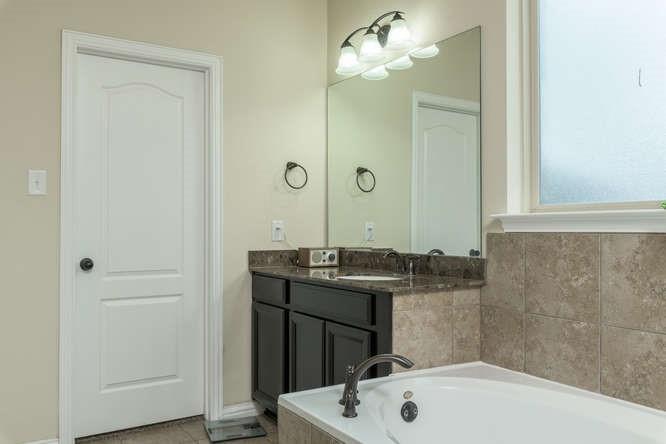 2469 Millbrook Loop Property Photo 24