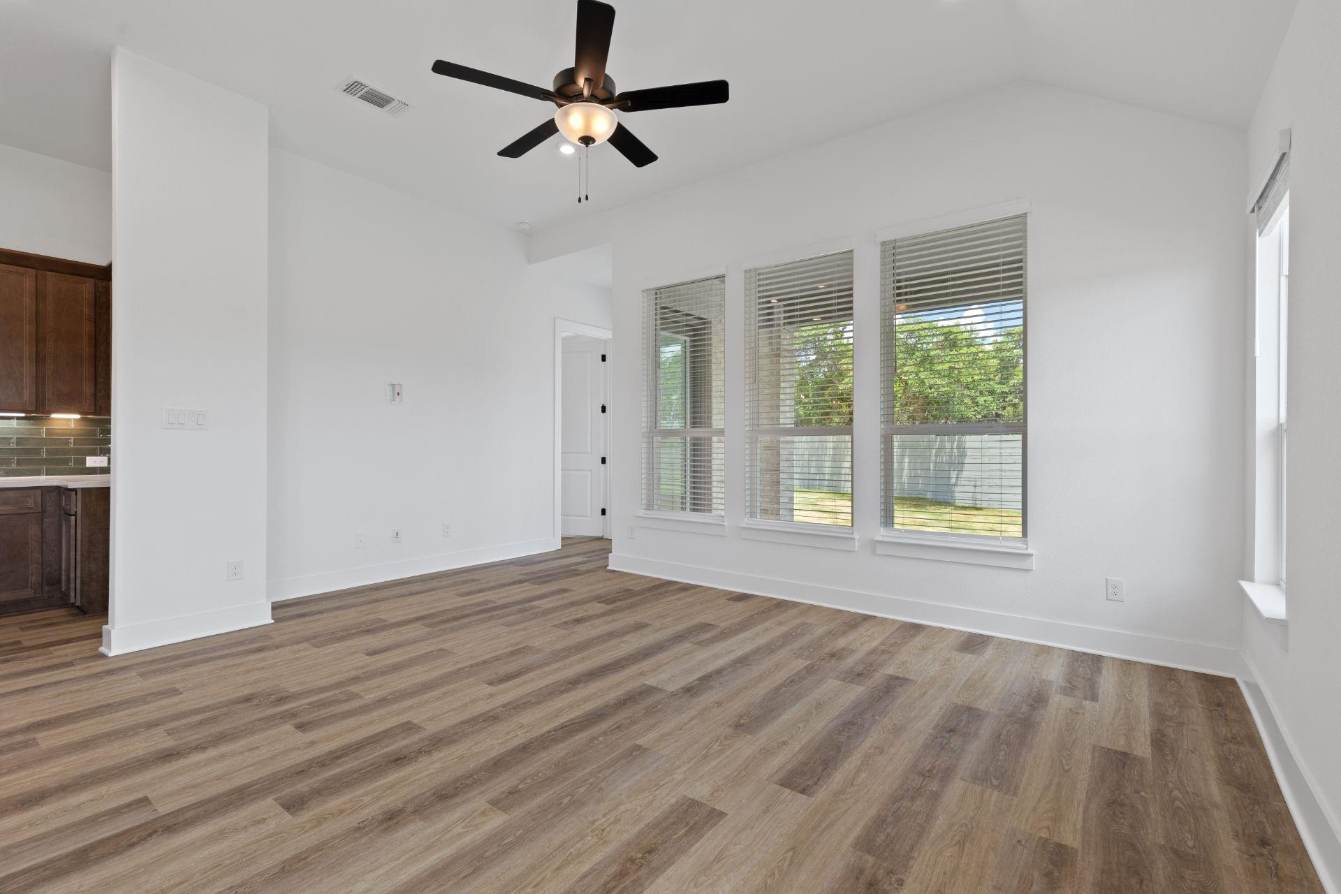 425 Hickory Springs Trl Property Photo 13