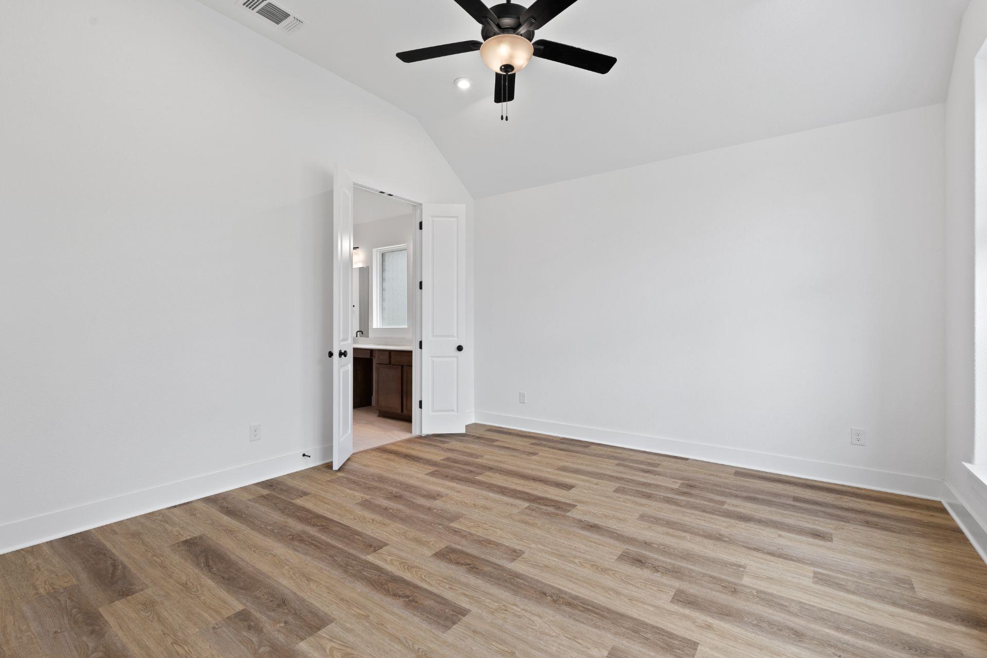 425 Hickory Springs Trl Property Photo 18