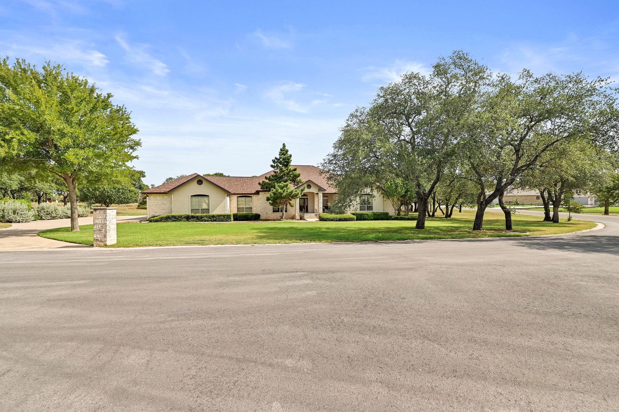 100 Wallace Riddell Dr Property Photo 1