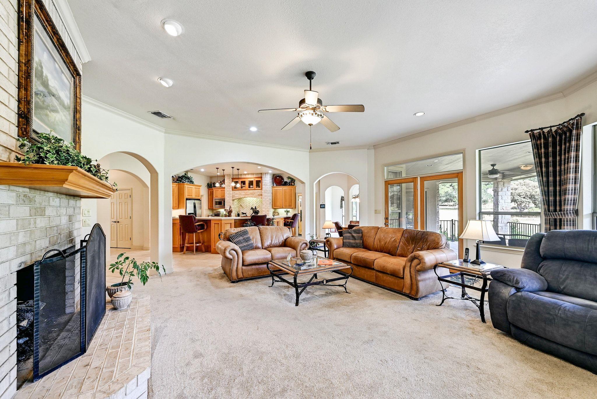 100 Wallace Riddell Dr Property Photo 10