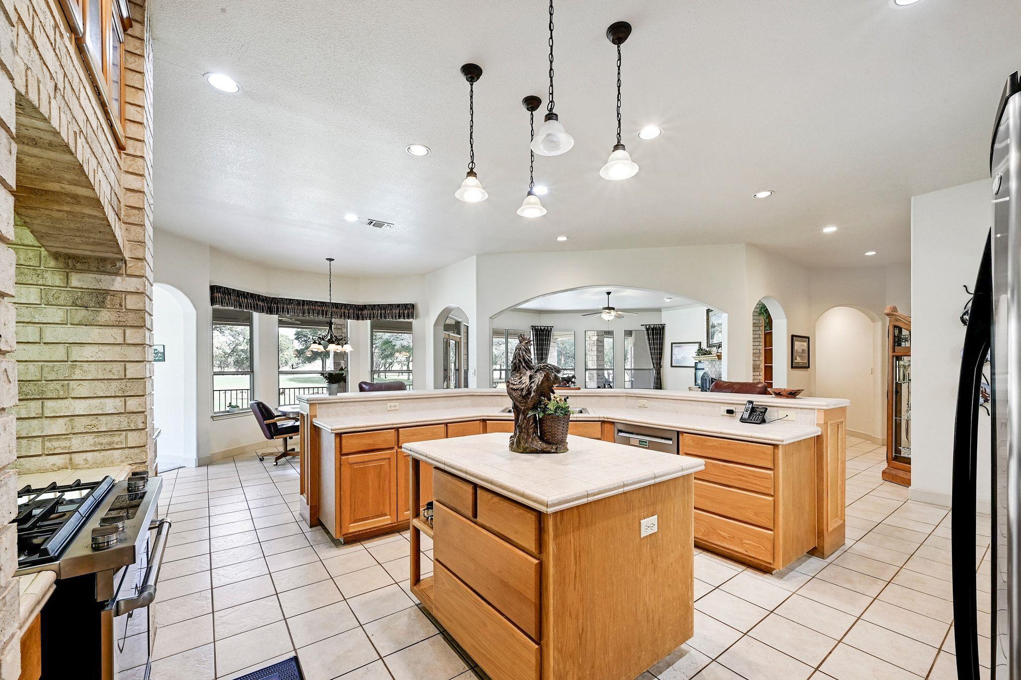 100 Wallace Riddell Dr Property Photo 15