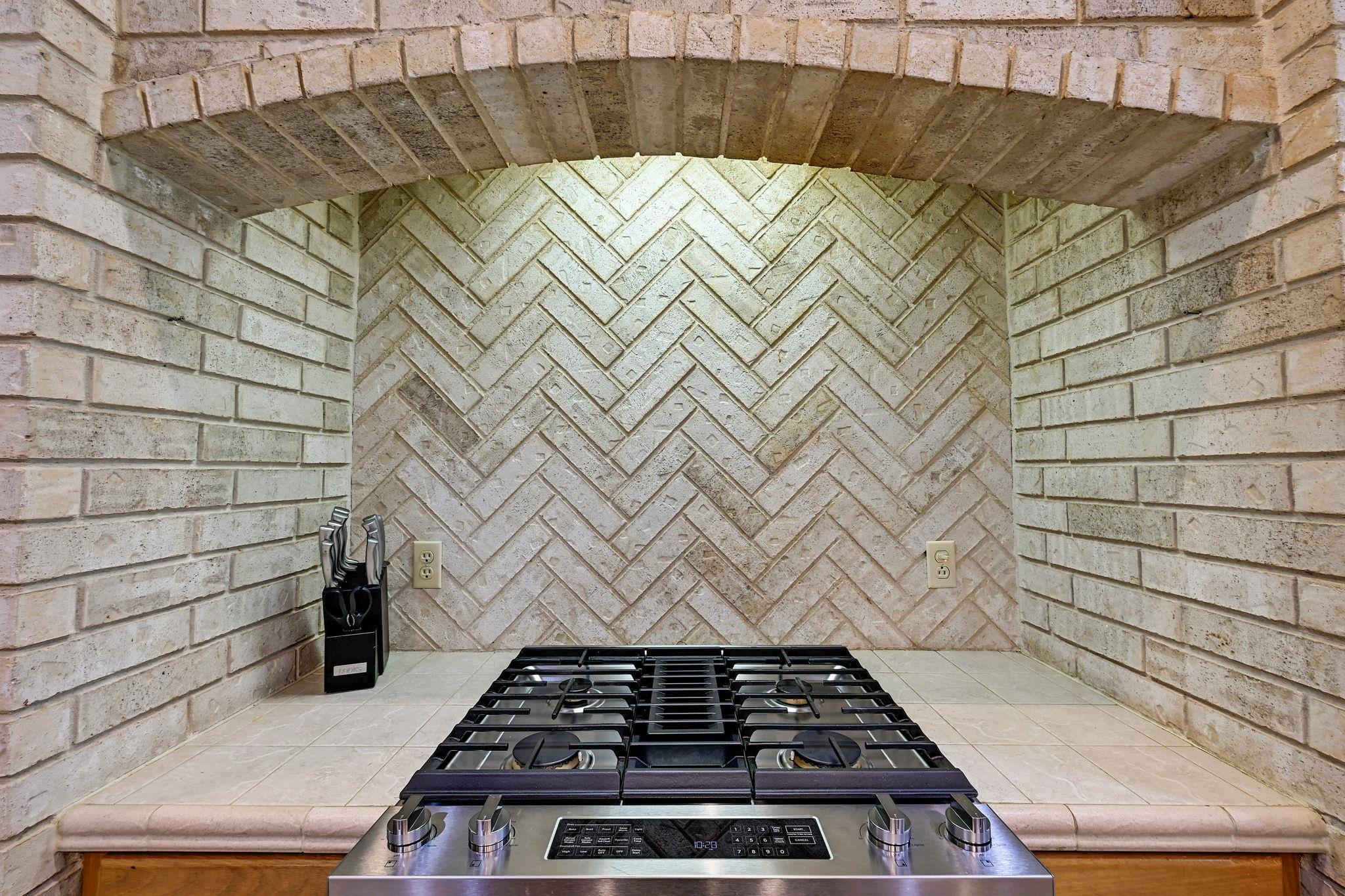 100 Wallace Riddell Dr Property Photo 16