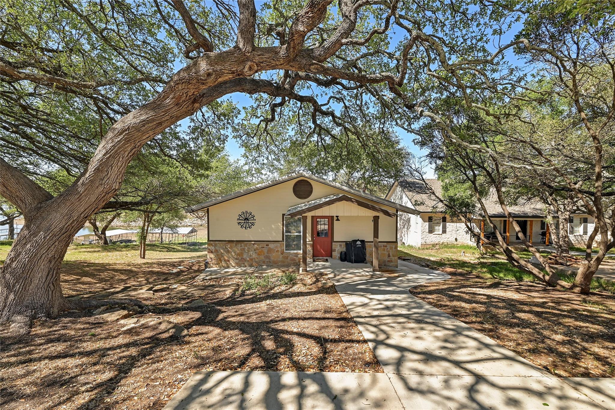 302 County Road 140 Property Photo