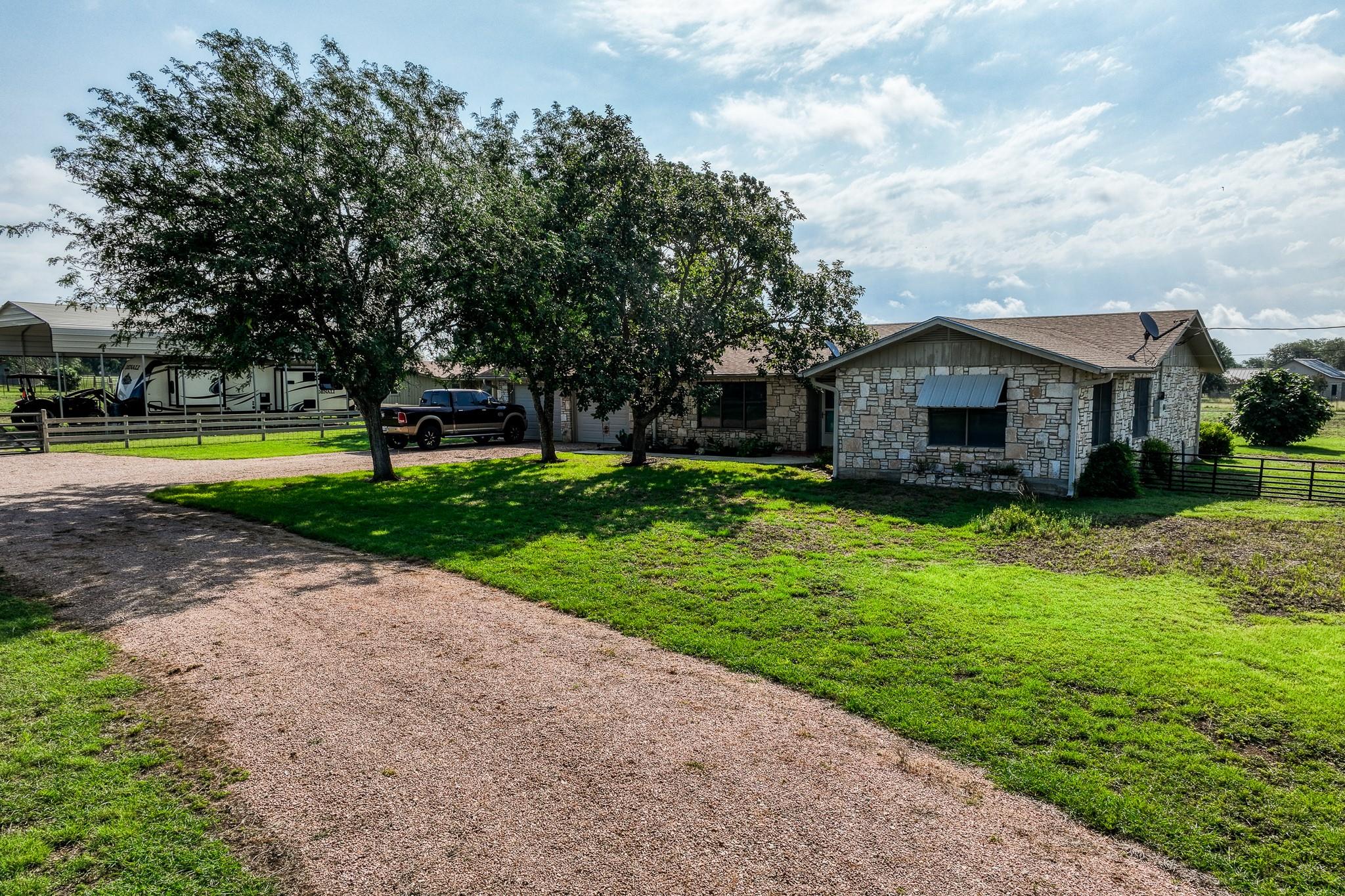 603 Oak Ridge Dr Property Photo 3