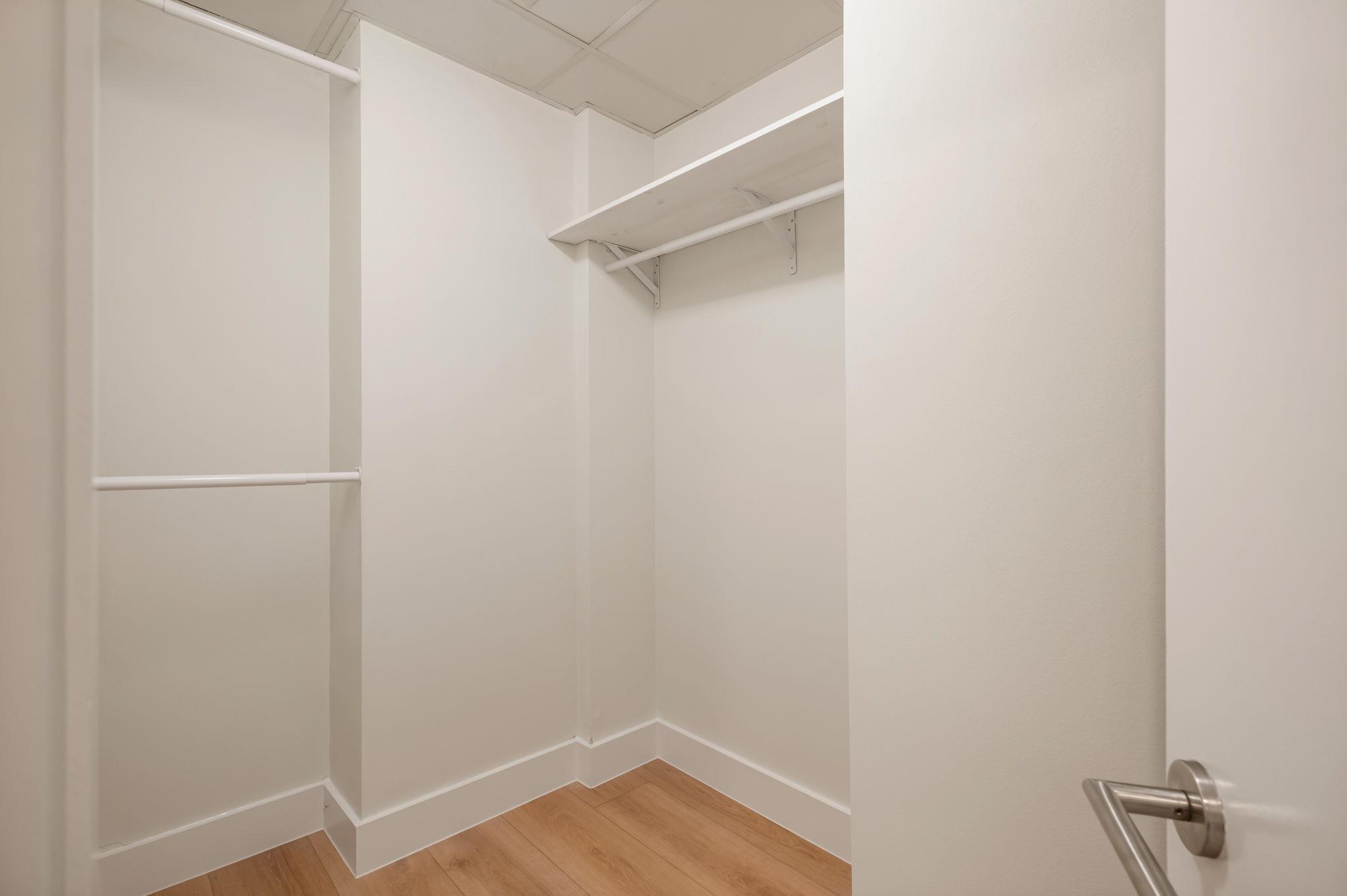 603 Davis St #907 Property Photo 10