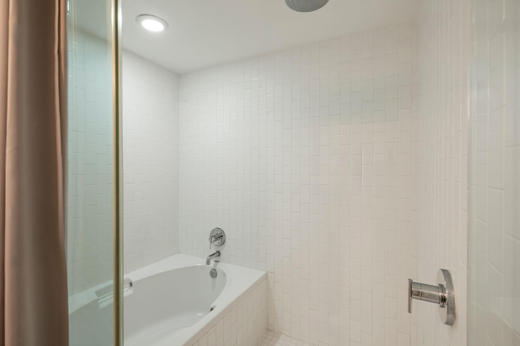603 Davis St #907 Property Photo 12