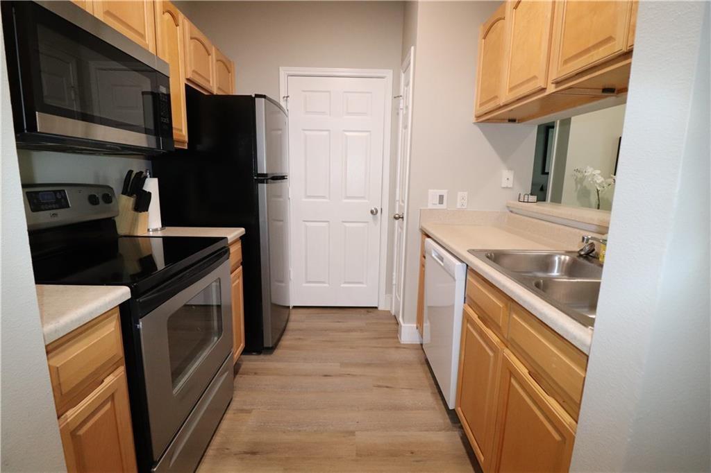 12166 Metric Blvd #353 Property Photo 3
