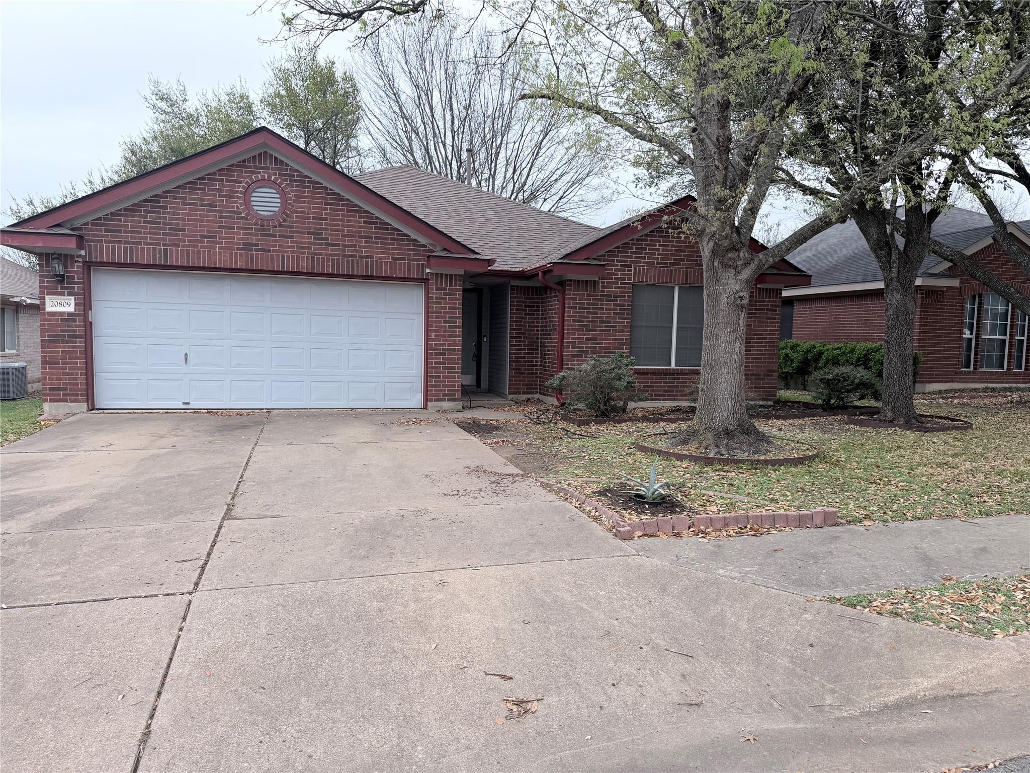 20809 Pacers Gait Ln Property Photo 1