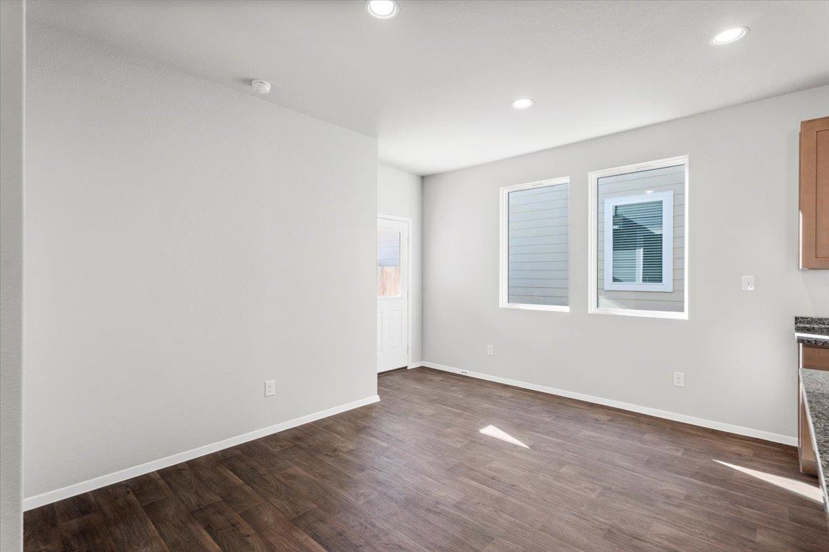 2711 Totley Rd Property Photo 16