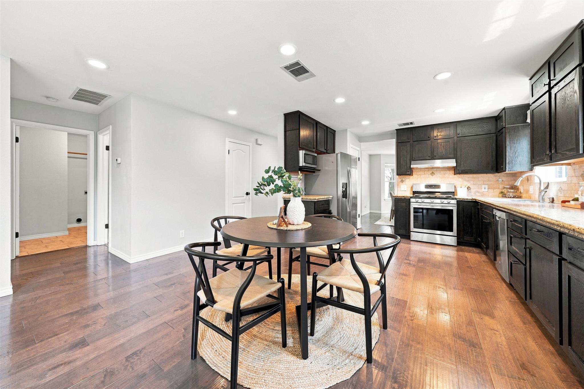 2605 Oakwood Glen Dr Property Photo 15