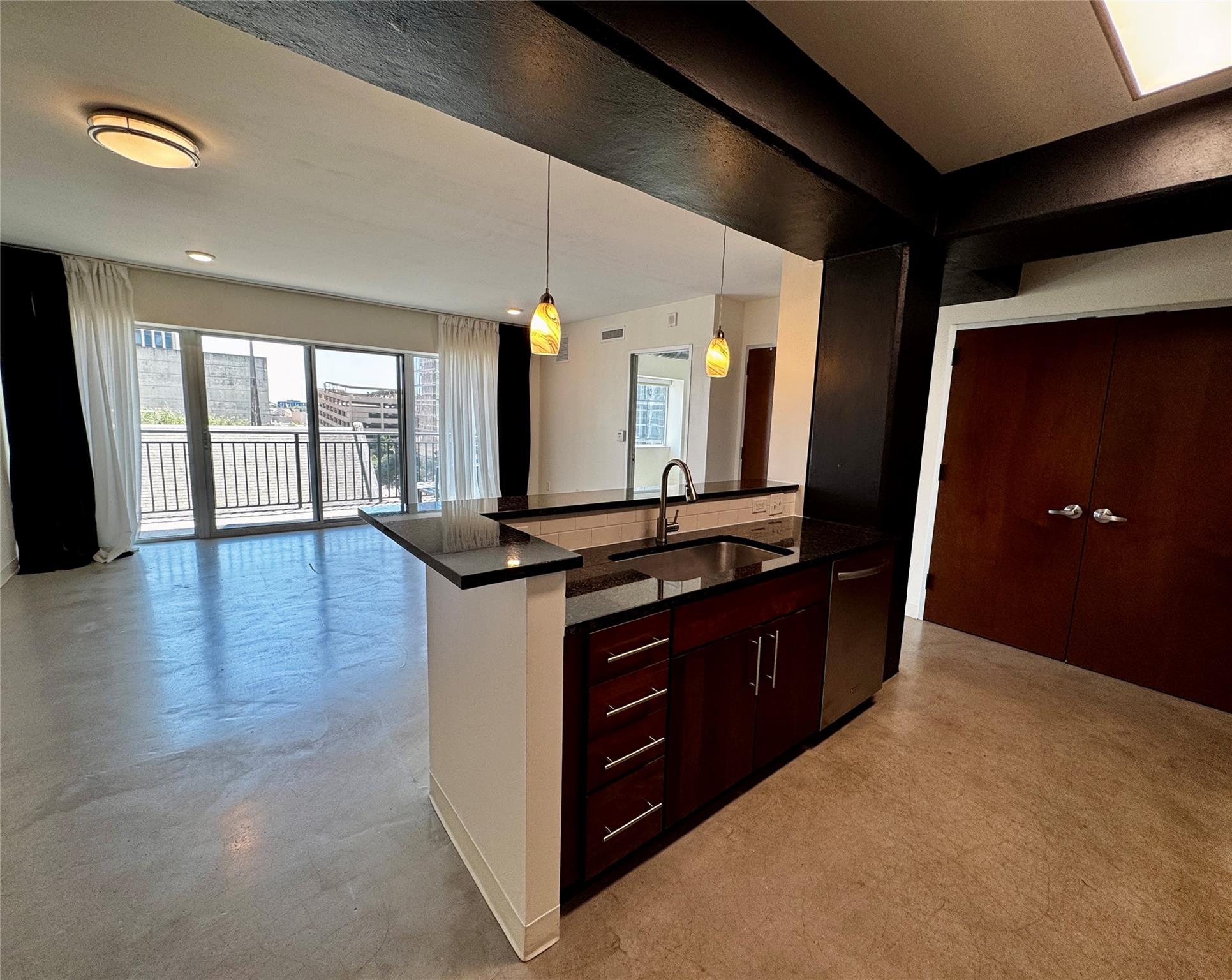 800 Brazos St #903 Property Photo 7
