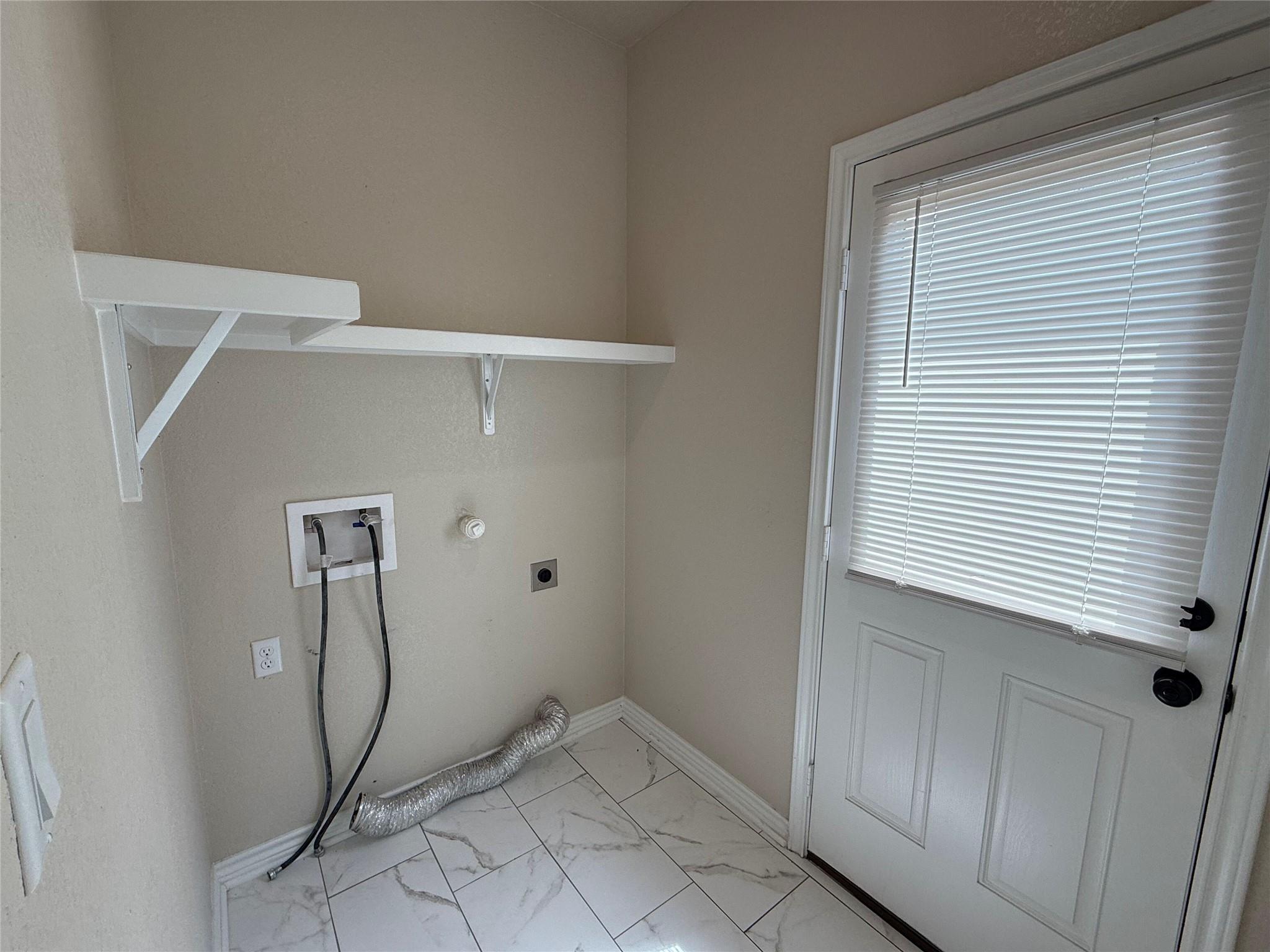811 5th St Property Photo 7