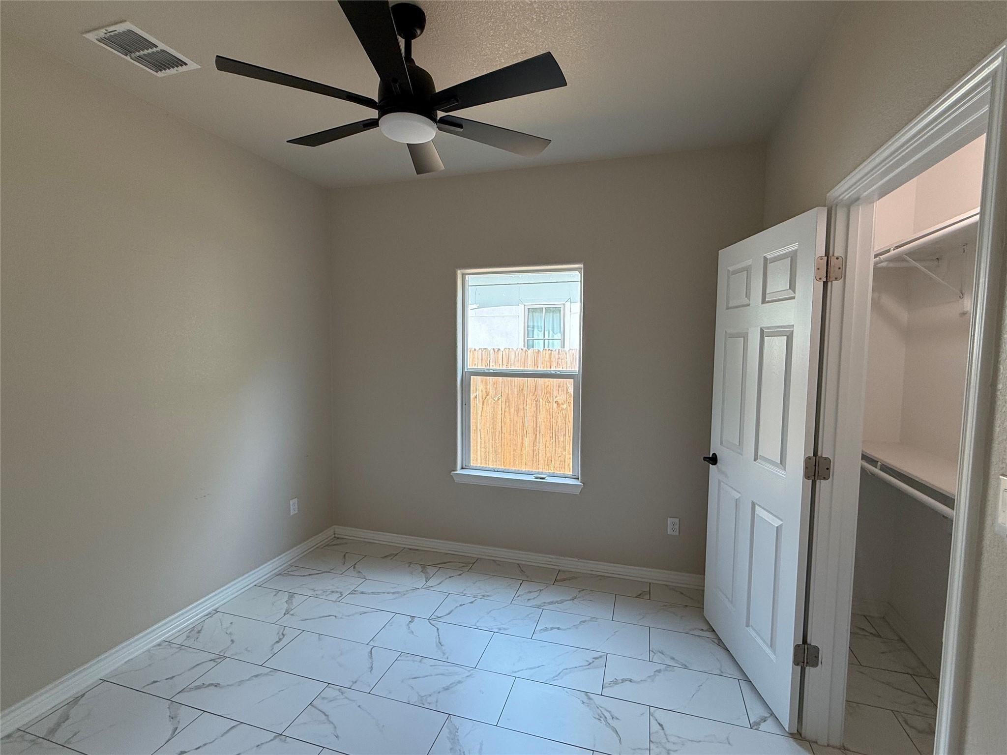 811 5th St Property Photo 14