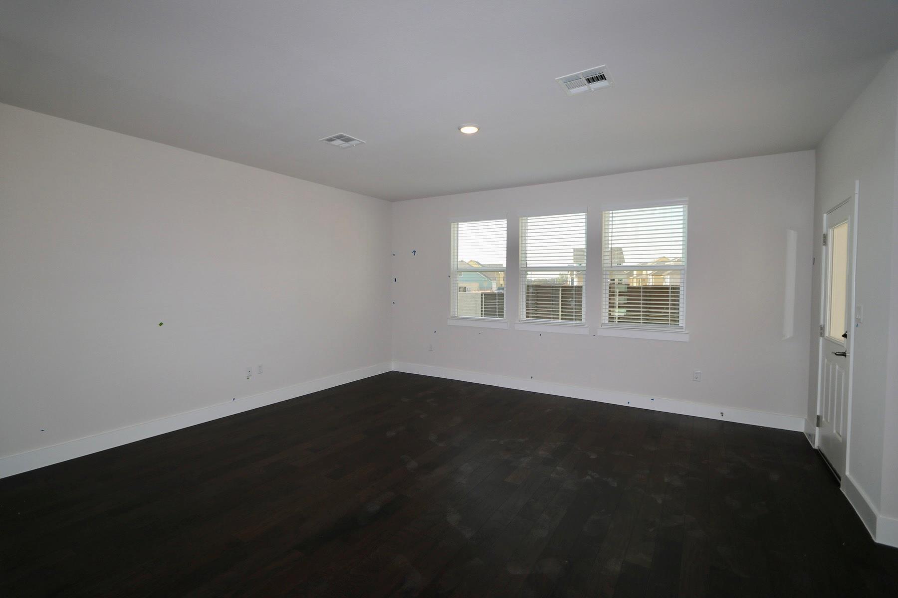 3001 Mary Elizabeth None Property Photo 5