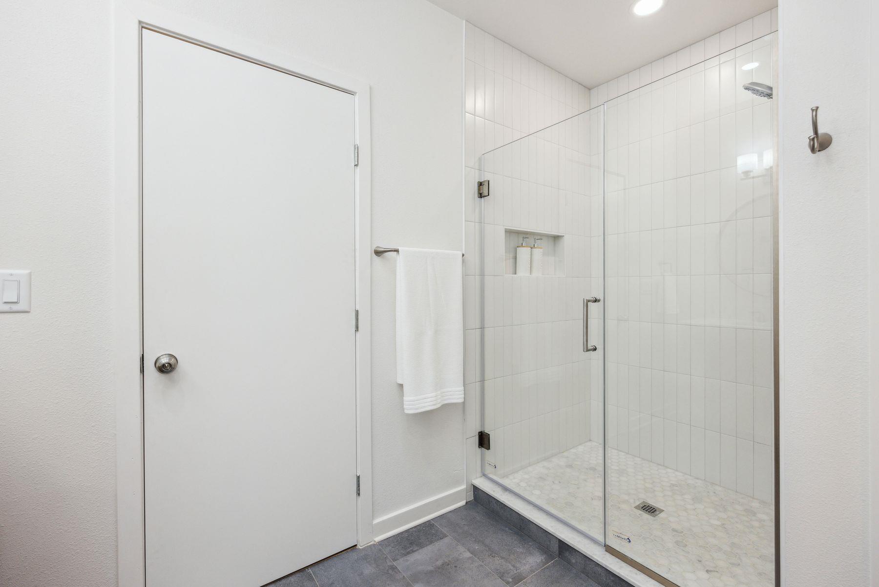 5807 Shoalwood Ave Property Photo 18