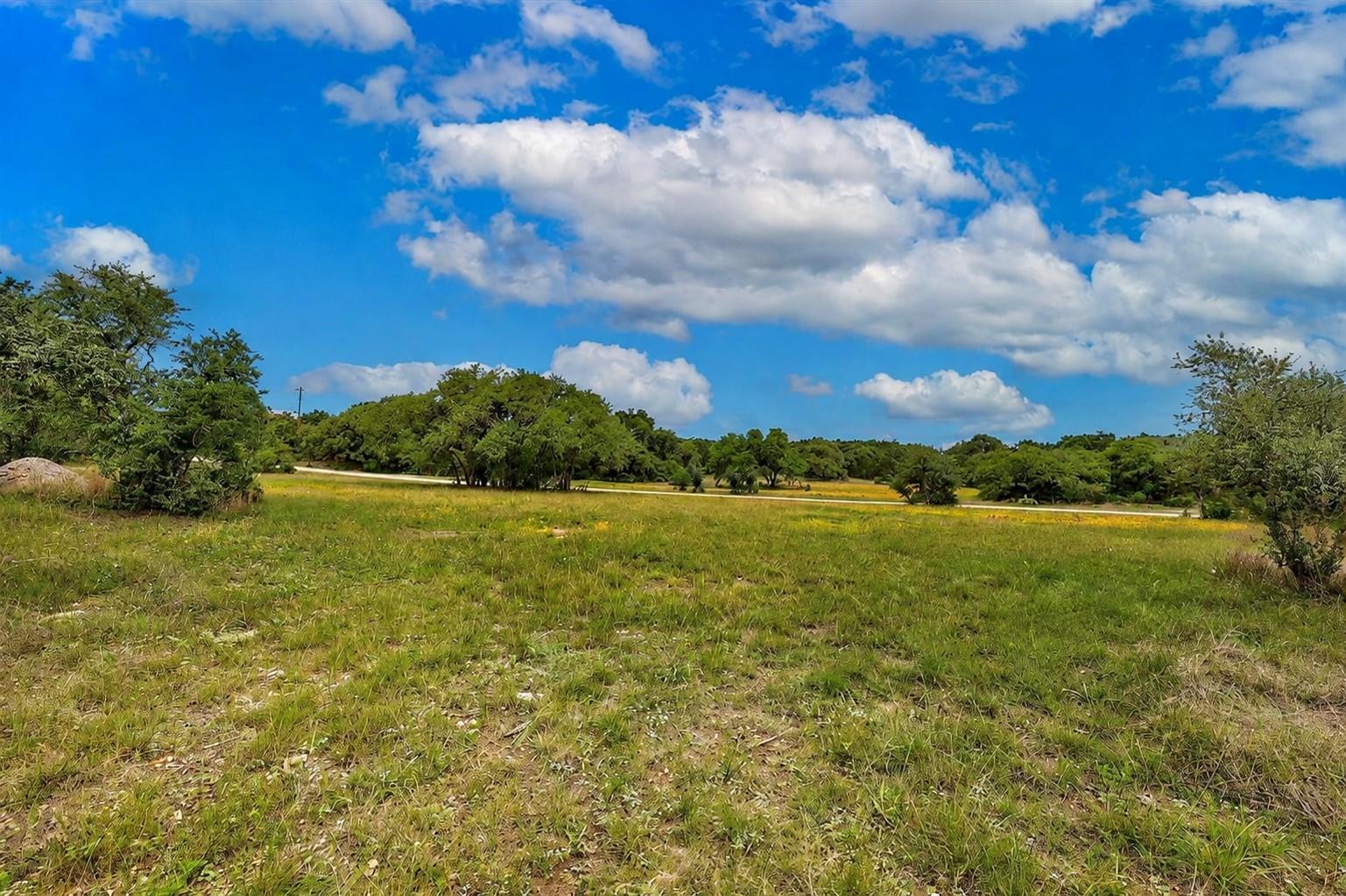 1400 Panther Creek Rd Property Photo 3
