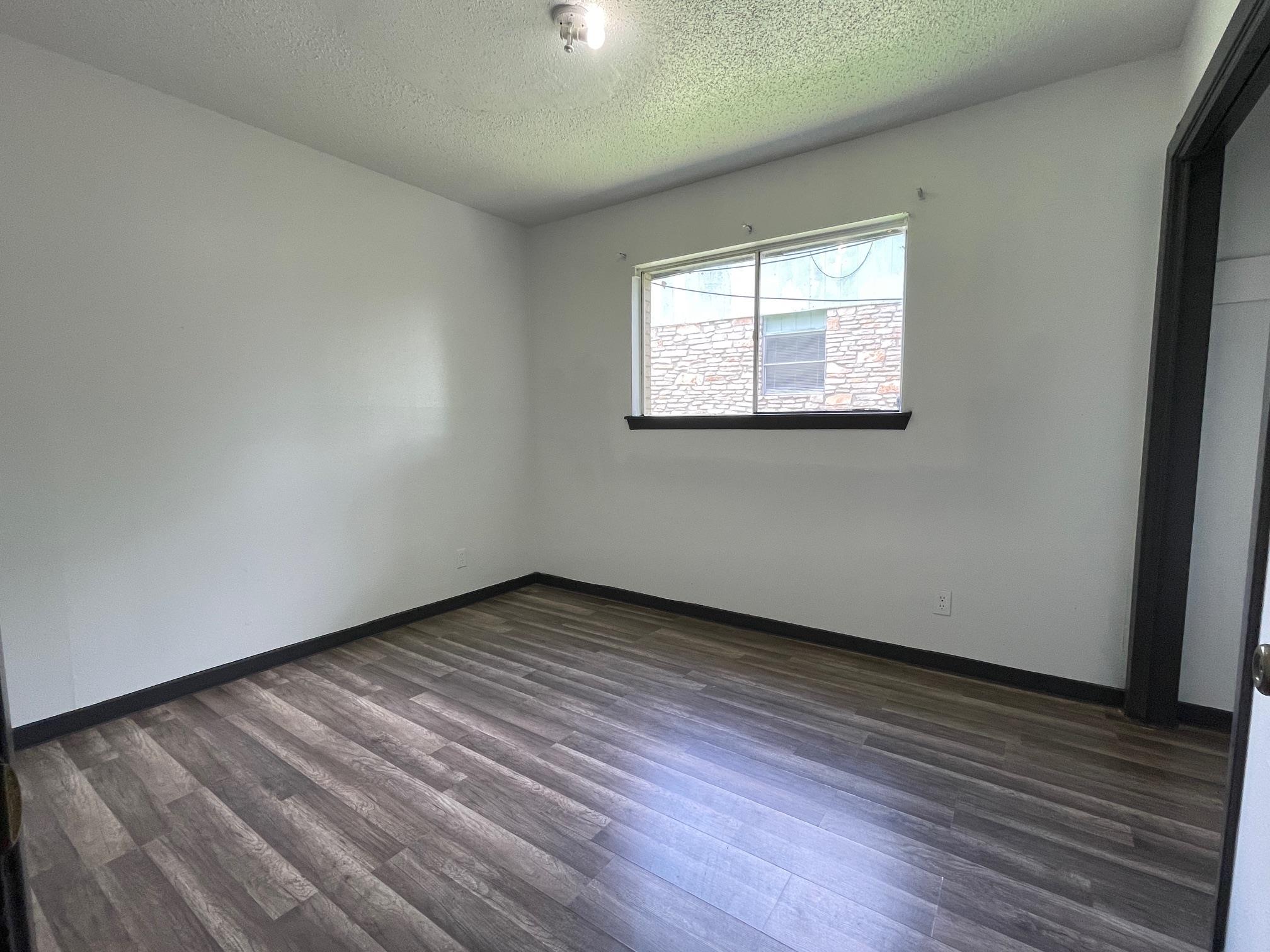 2015 Greenbrook Pkwy #b Property Photo 9