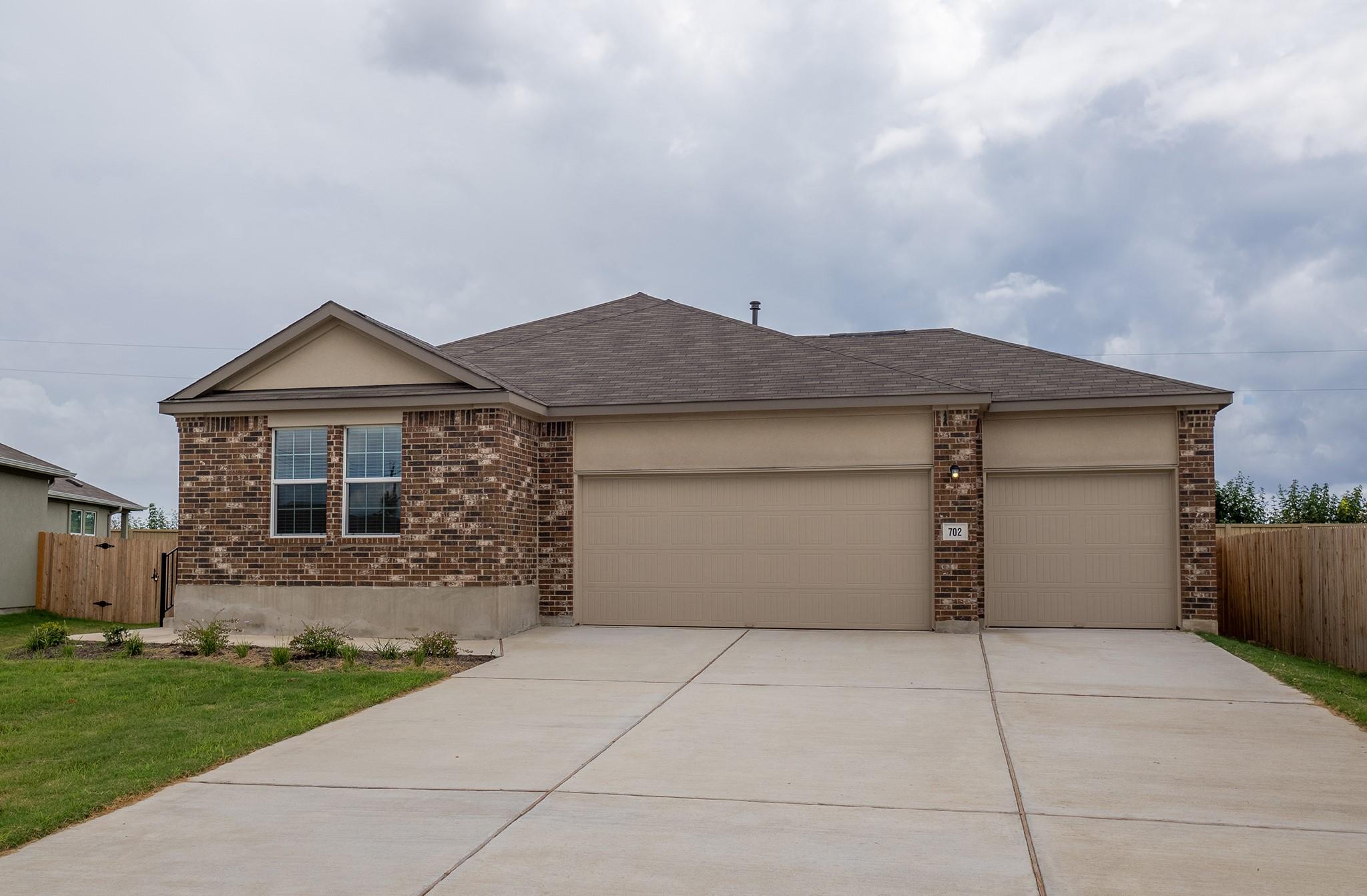 702 Silver Springs Bnd Property Photo 1